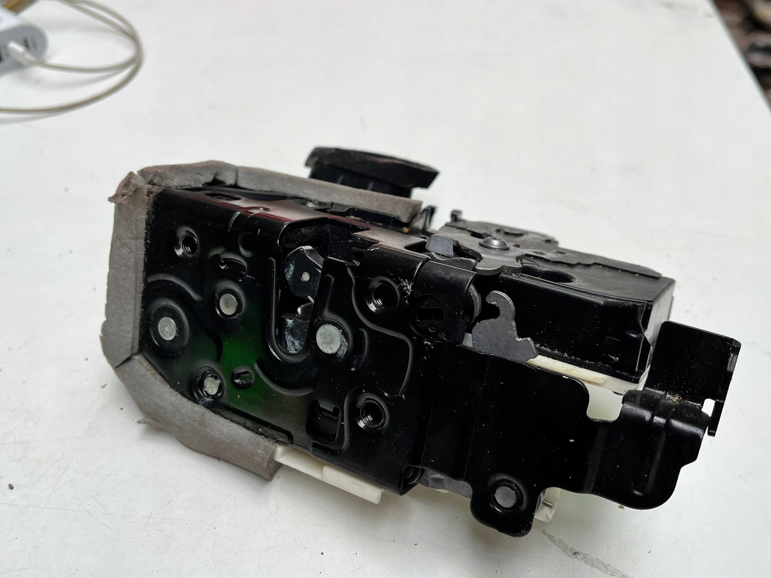 AUDI A6 C8 lock door left rear part 4K0839015R !J