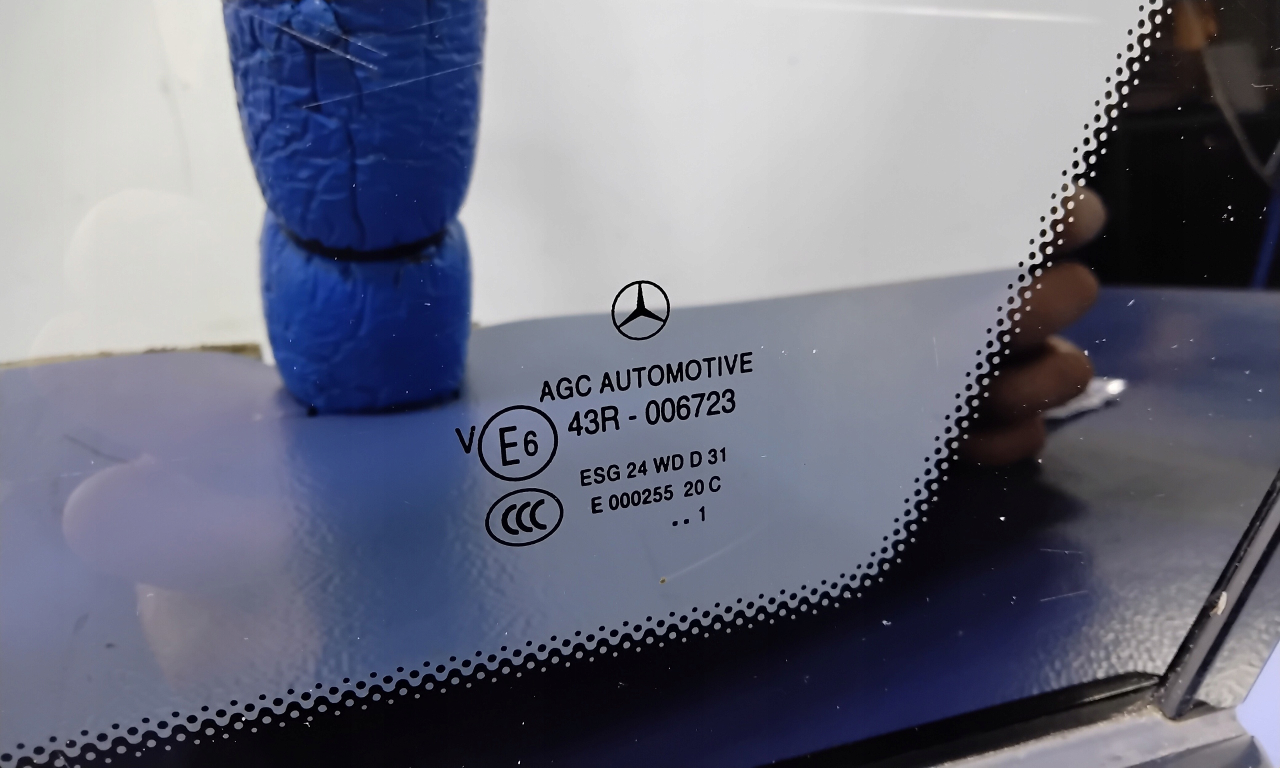 MERCEDES B W246 SZYBA KAROSERYJNA TYŁ PRAWA 11 Producent części Mercedes-Benz OE