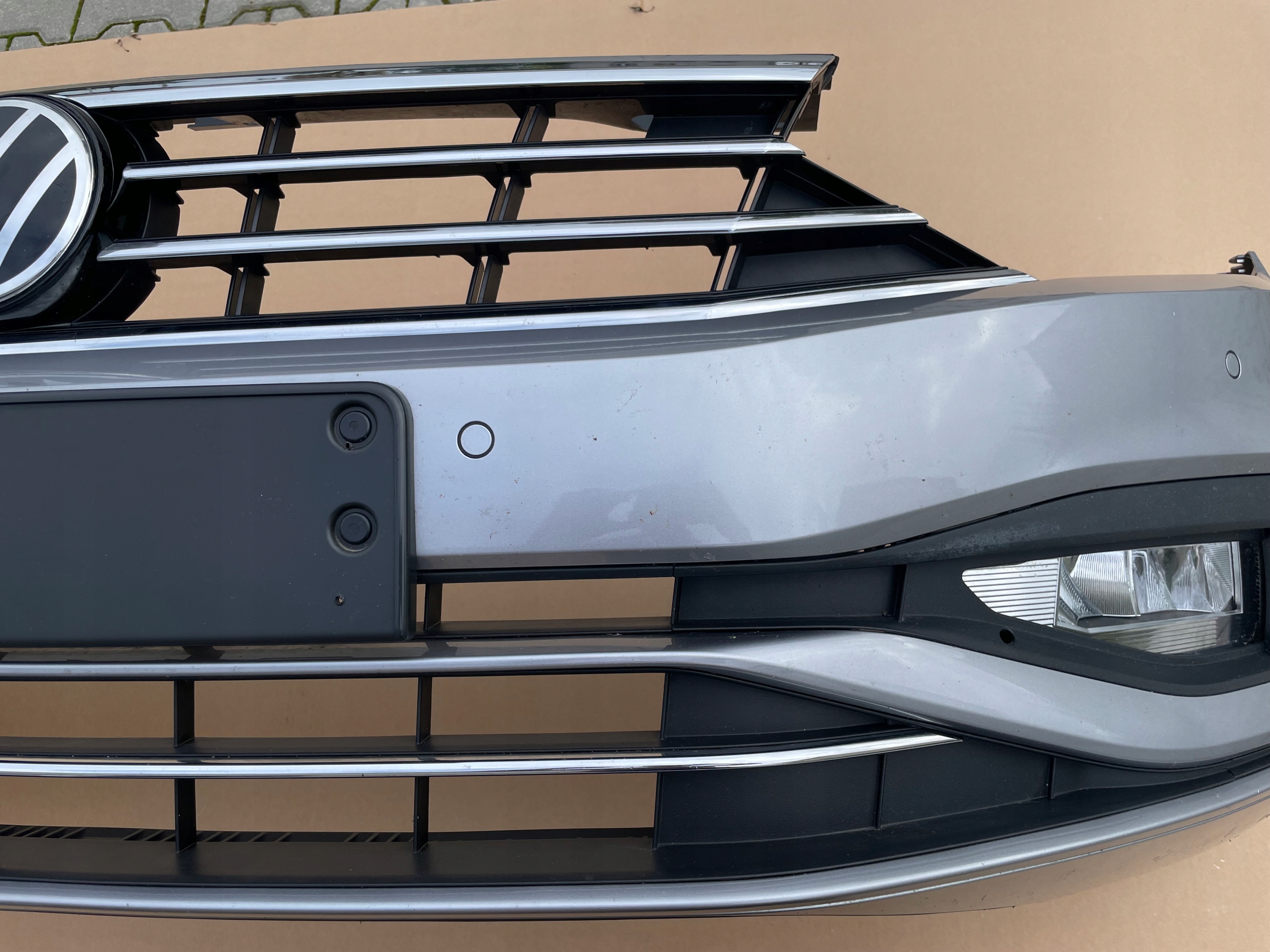 bumper VW PASSAT B8 LIFT PDCX4 W colour LB7S complete