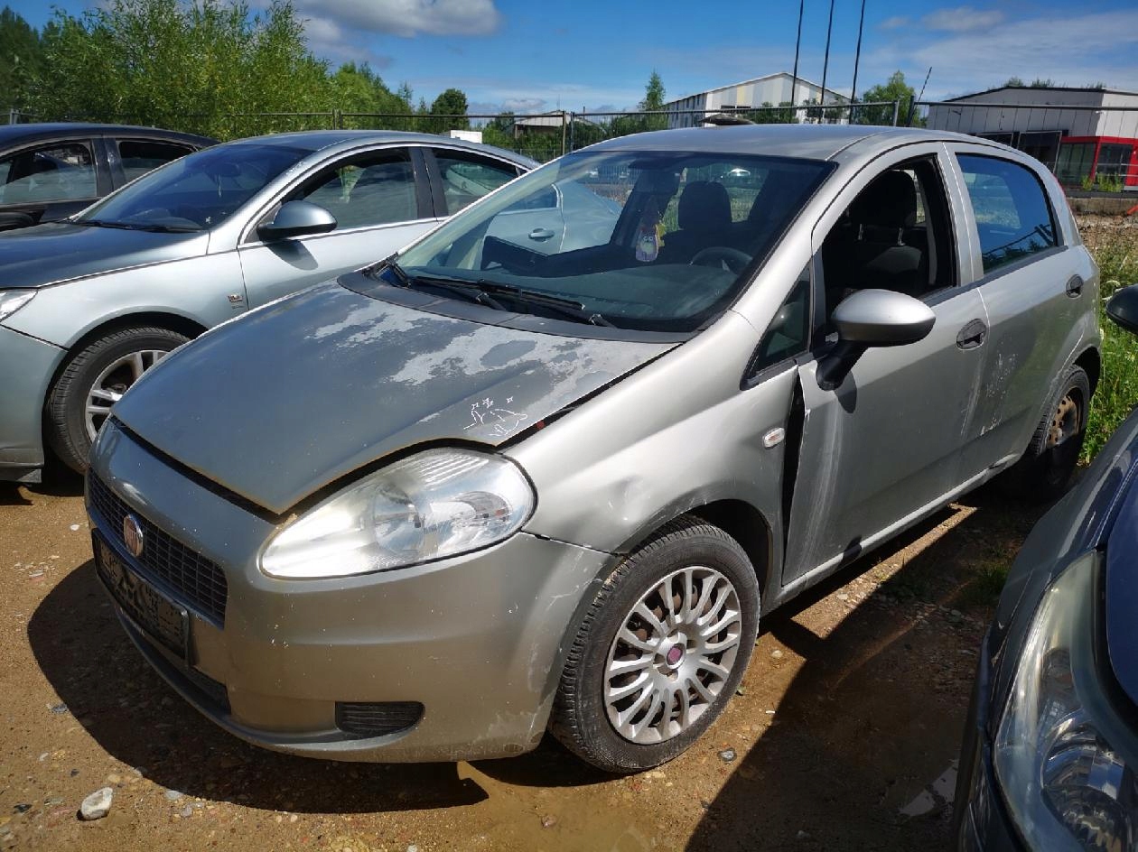 FIAT PUNTO петля передних Двери - Передний 2009 1.2л