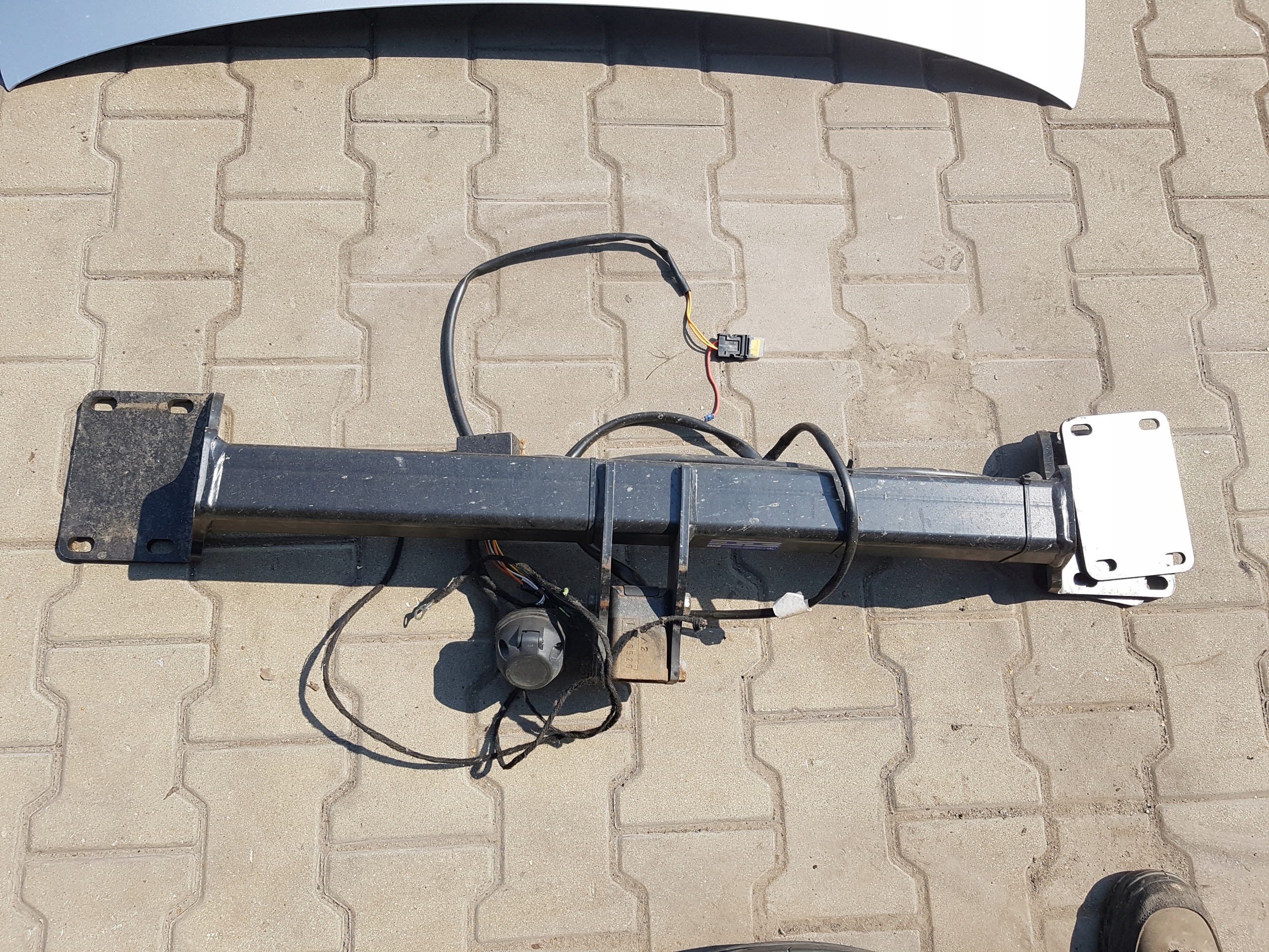 BMW X6 E71 07-14r BELKA HAKA HOLOWNICZEGO TYŁ