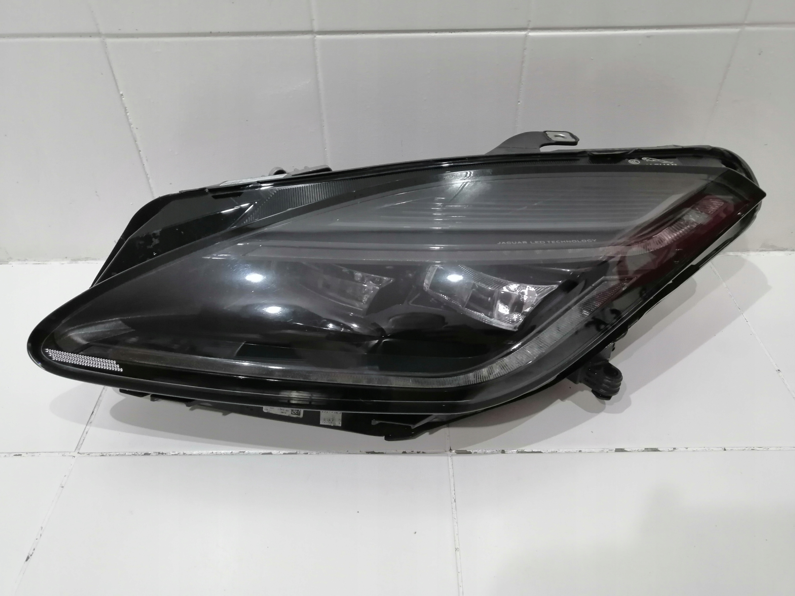фара левая перед jaguar X540 РЕСТАЙЛИНГ full led 8330