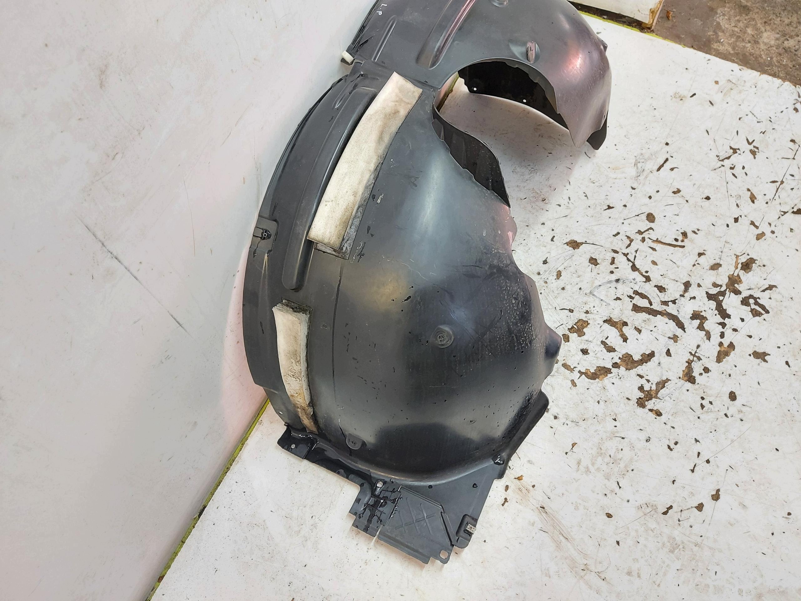 Audi Q4 89A 45 E-TRON , SUV, 2023 mudguard left front 89A821171