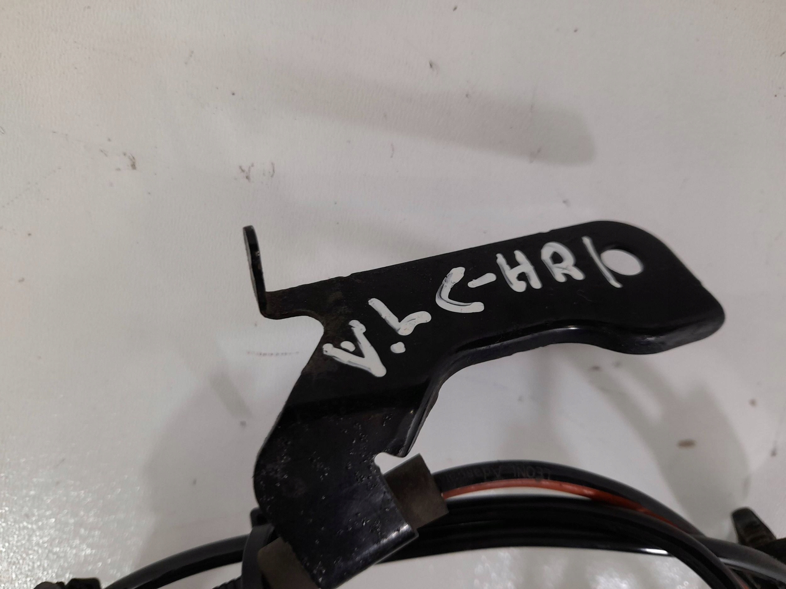 Toyota C-HR and sensor front left ABS 89543F4010 (CZ121)