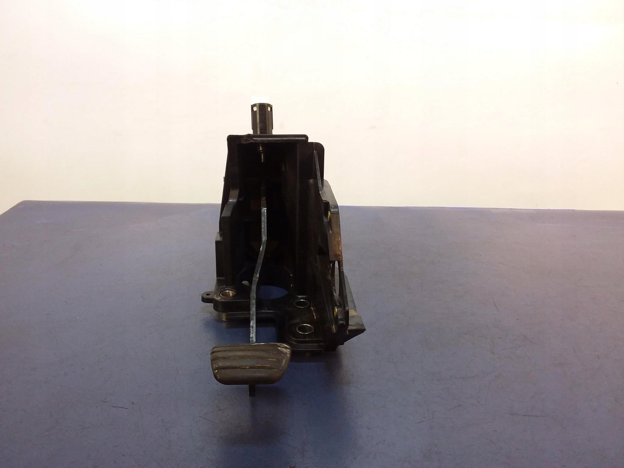 RENAULT MASTER III ПЕДАЛЬ ГАЛЬМА БАЗА 070108