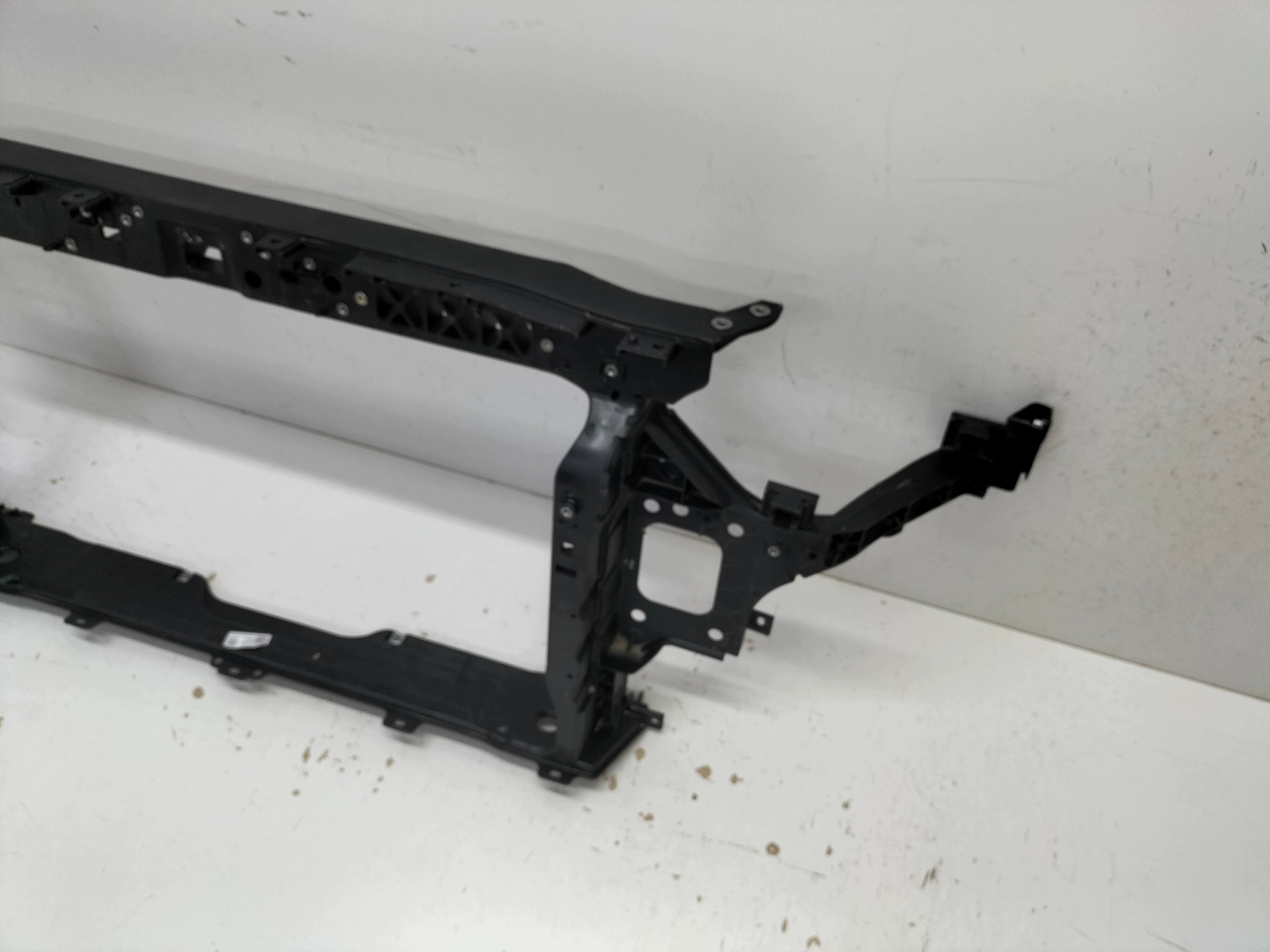support panel for radiators pillar iron front KIA X-CEED 19- 48V zakuty patrz numer