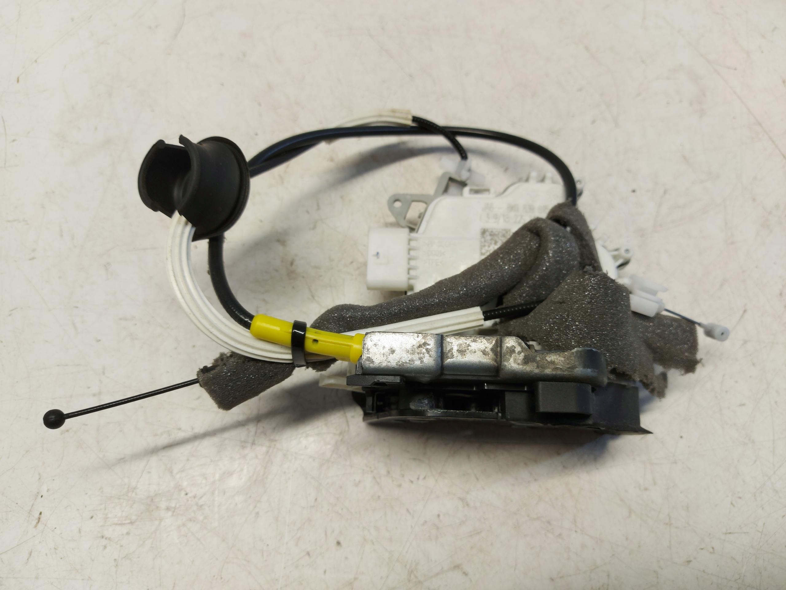 Porsche Macan 95B lock door left rear part 8K0839015F