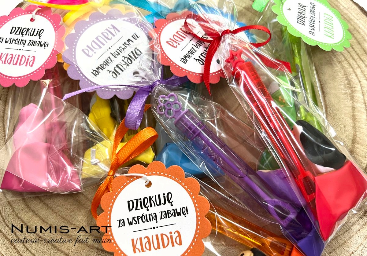 Podziękowania dla gości urodziny upominek bańki