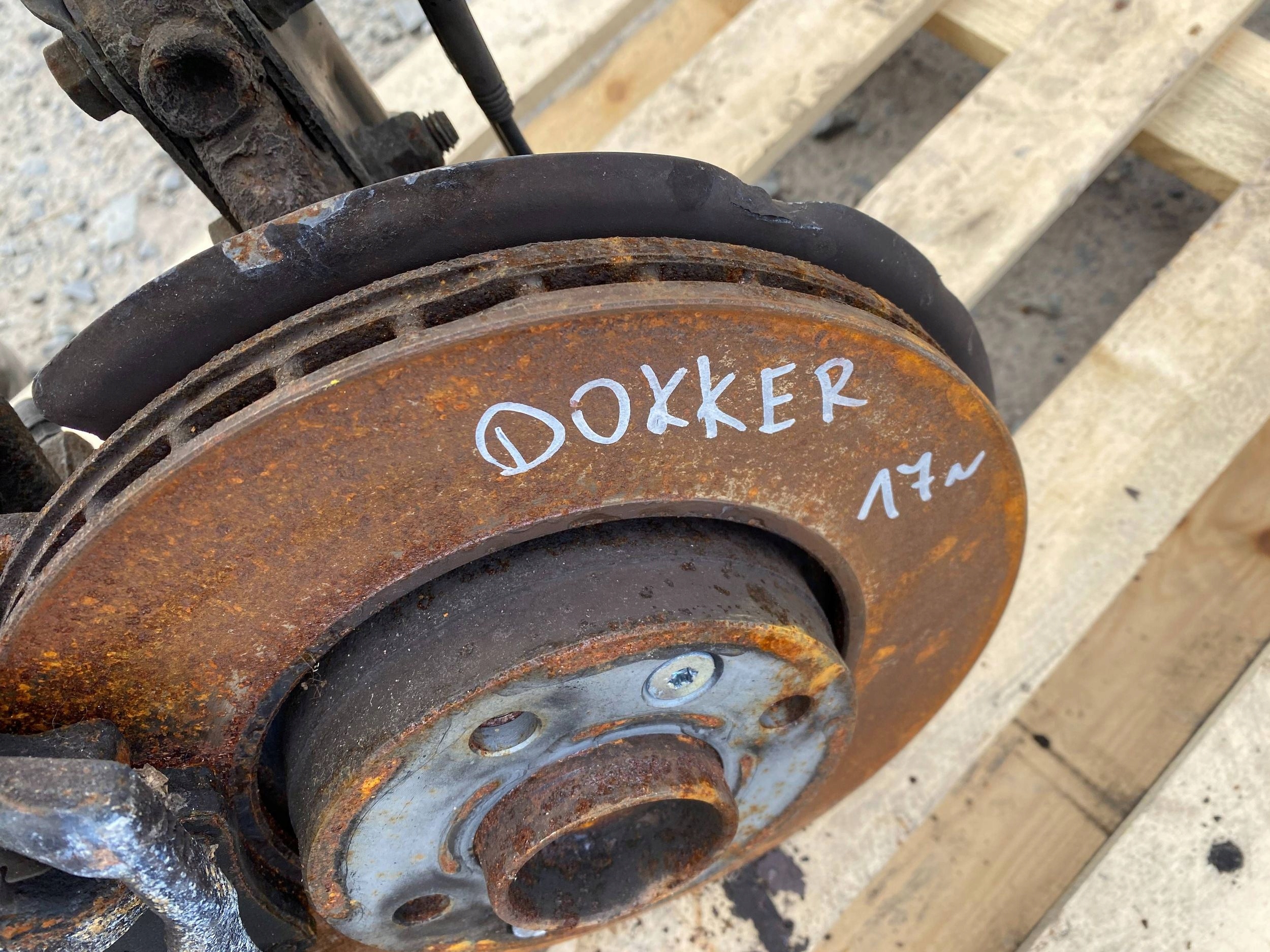 DACIA DOKKER and LIFT 1.5 DCI McPherson swing shock absorber left front