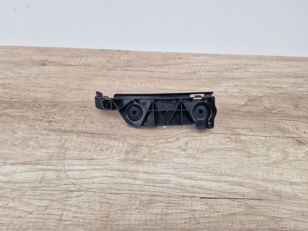 TOYOTA COROLLA VERSO 01-03 left bumper bracket rear part
