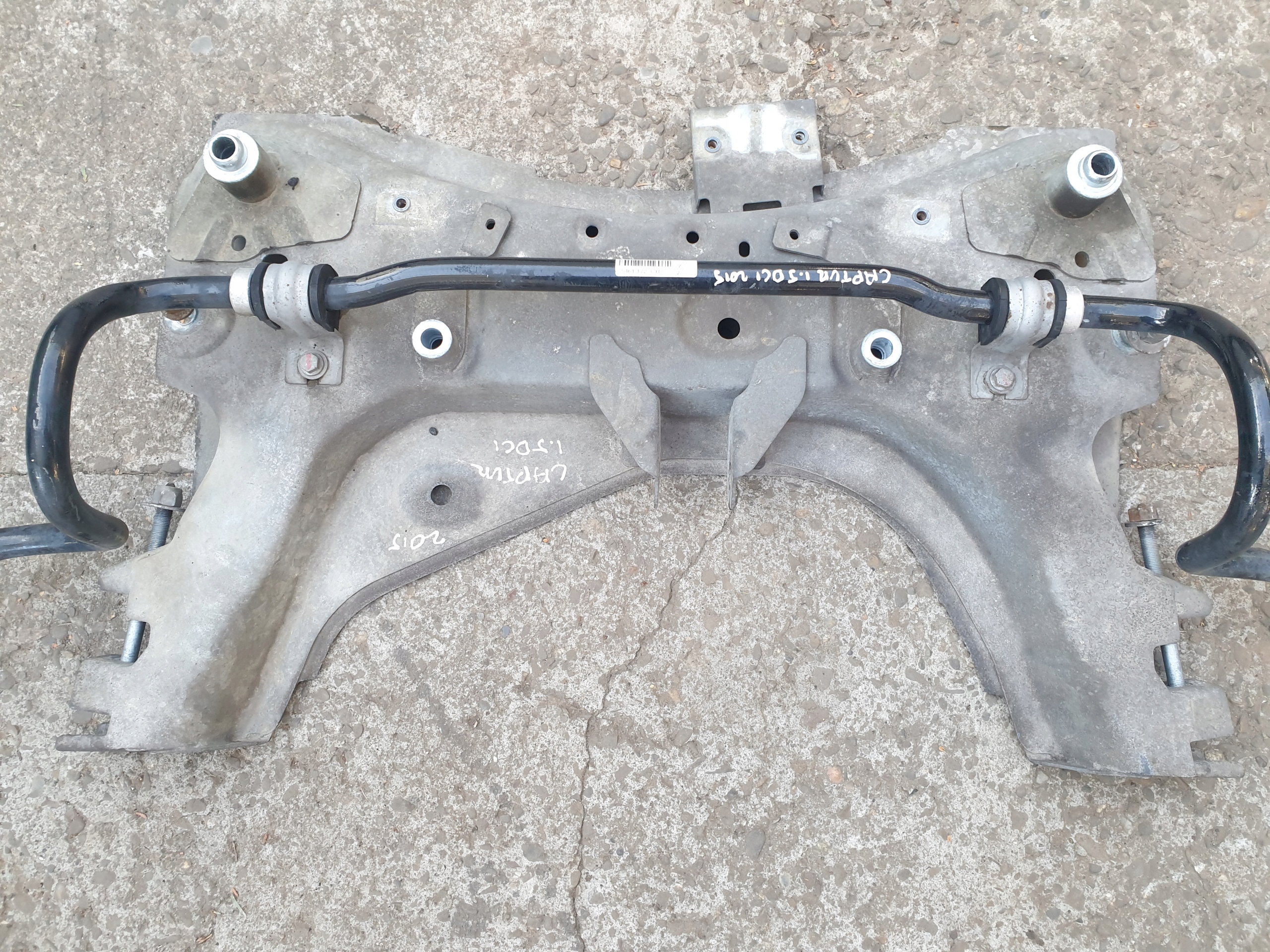 axle beam axle beam subframe RENAULT CAPTUR and 544011380R 2014- 1.5 DCI
