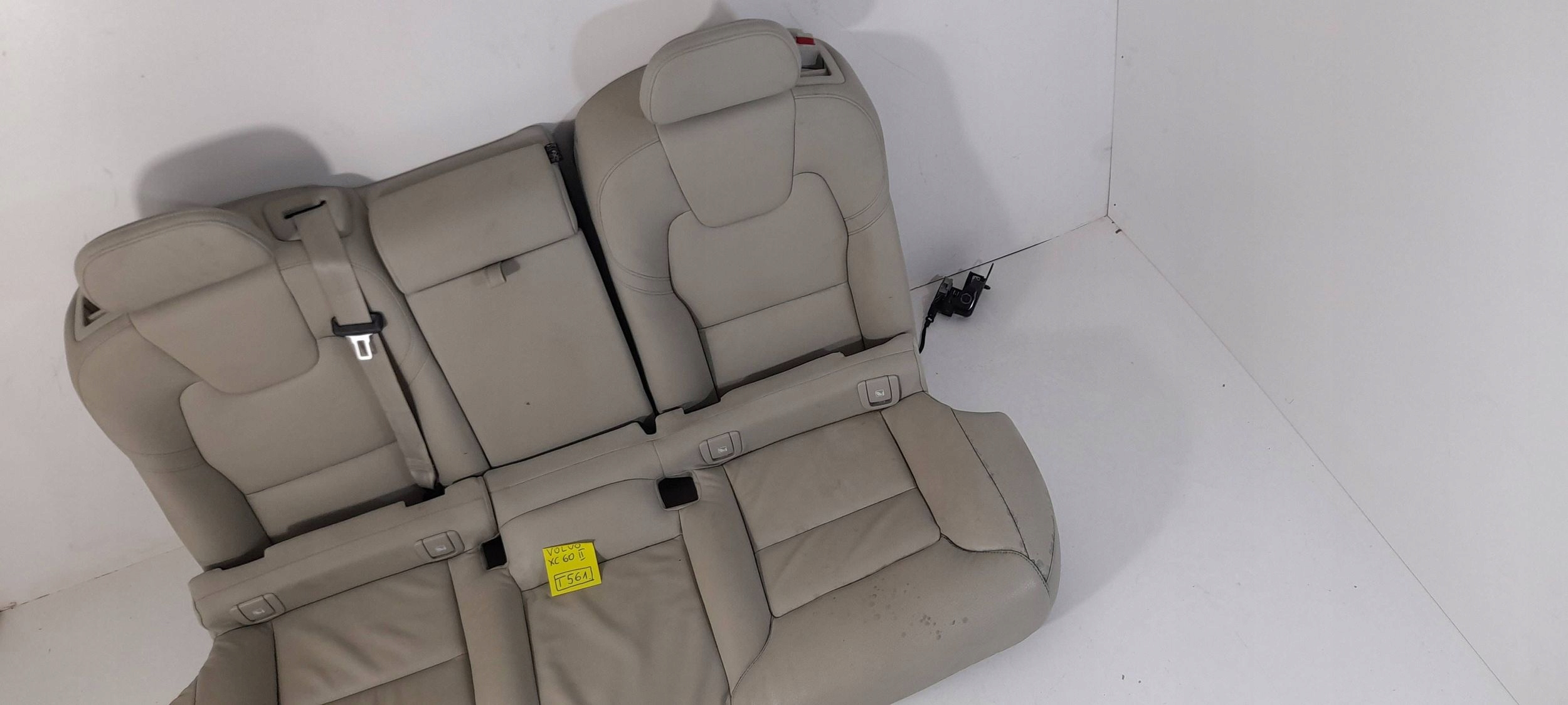 Volvo XC60 II 2022r Sitz hinten (T561)