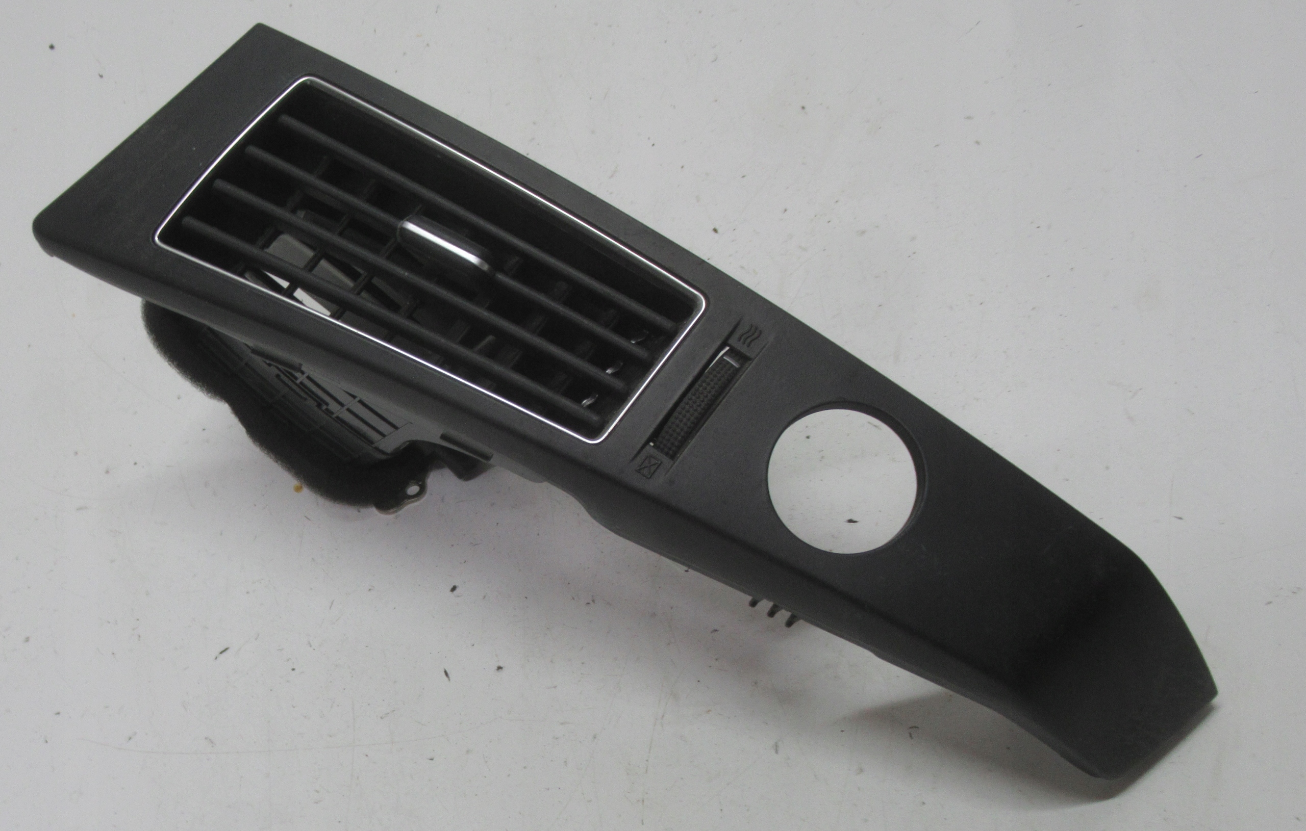 HYUNDAI IX55 10R grid air conditioning devices left
