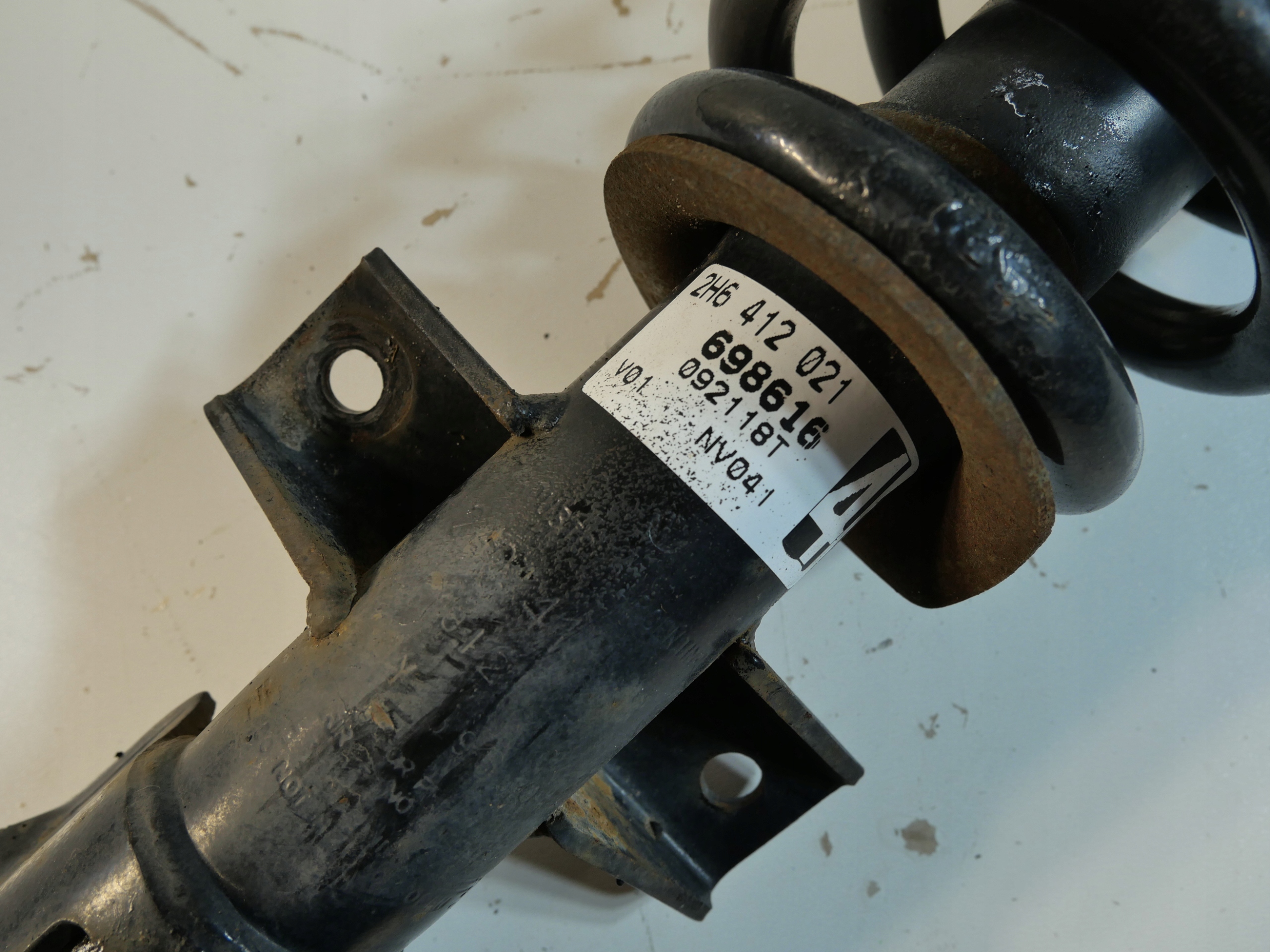 VW AMAROK shock absorber front 2H6412021