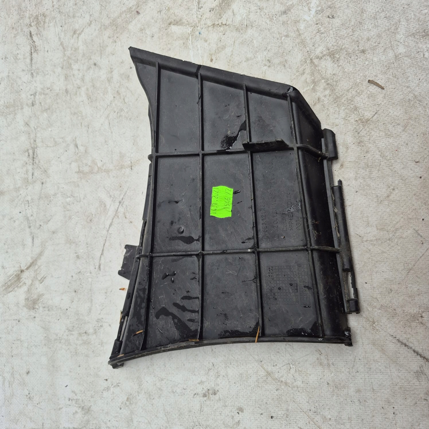 SKODA OCTAVIA 4 IV left intake air duct air line front front