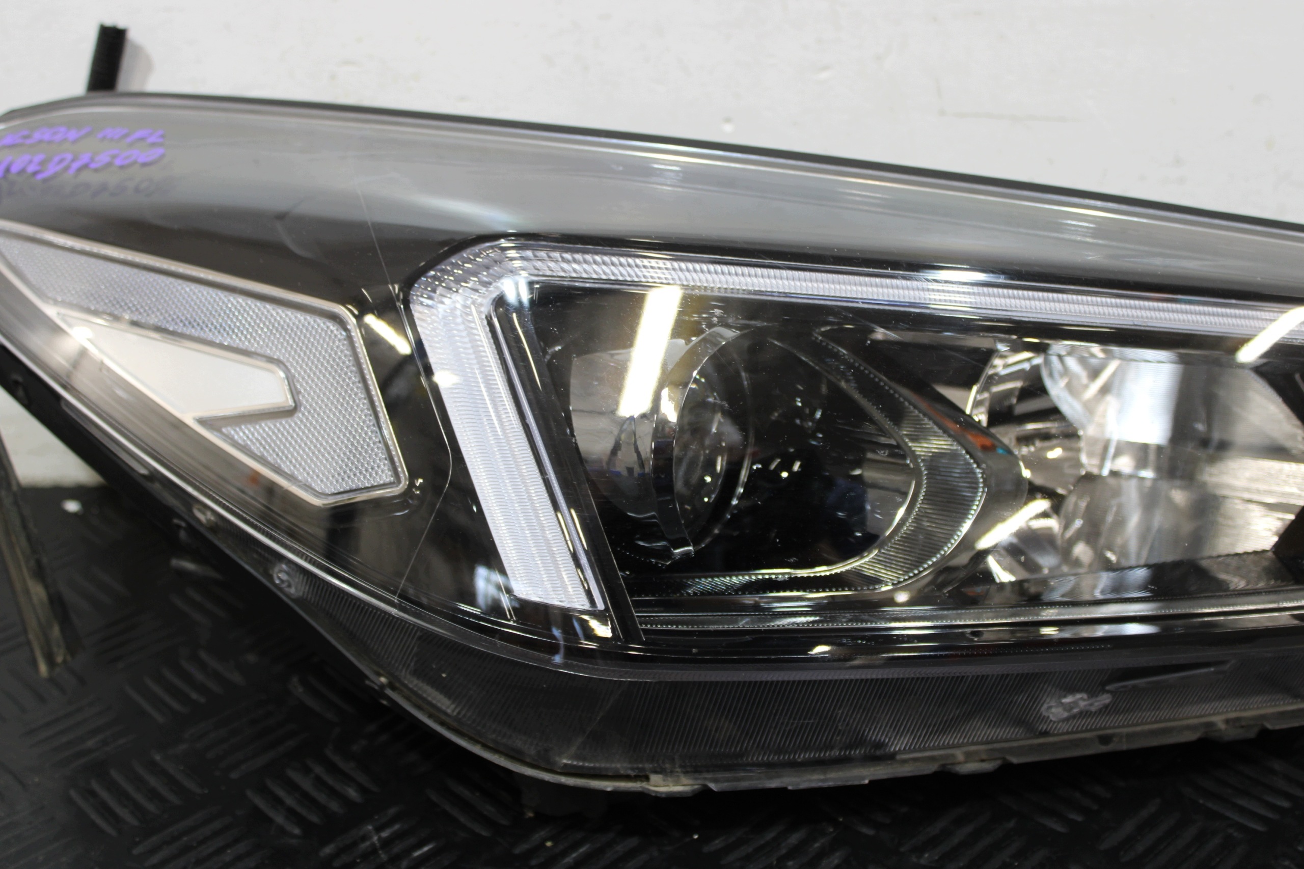 light right front right front 92102-D7500 HYUNDAI TUCSON III 3 LIFT