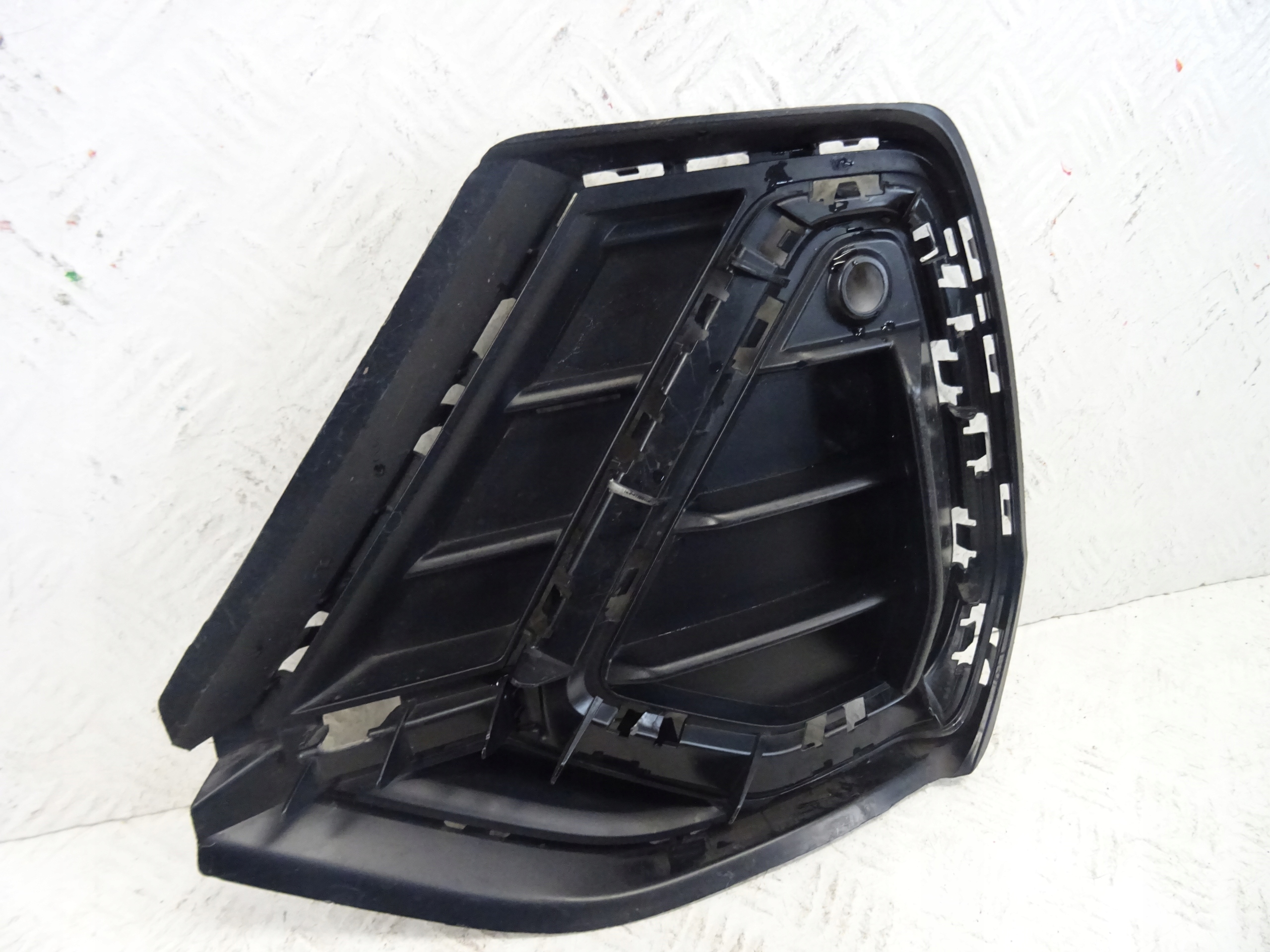 grid of a bumper front front left AUDI Q3 83A S-LINE 83A807681D
