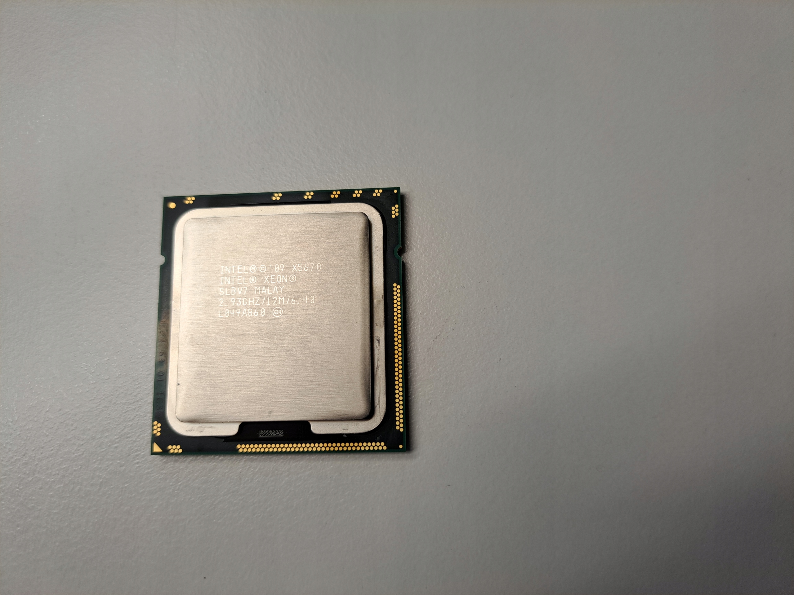 Intel Xeon CPU X5670 SLBV7 2,93GHz 12M/6.40