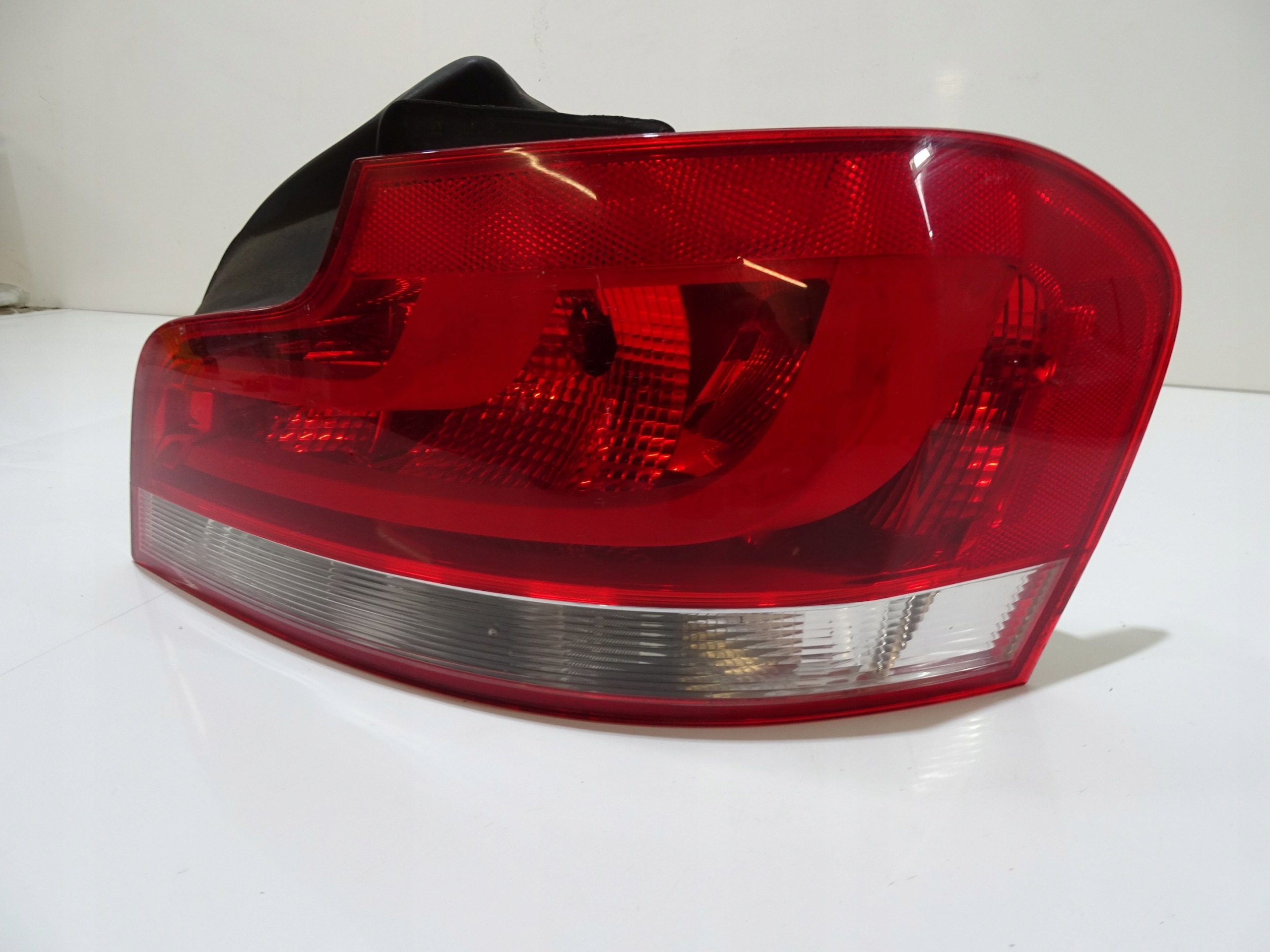 light right rear BMW E88