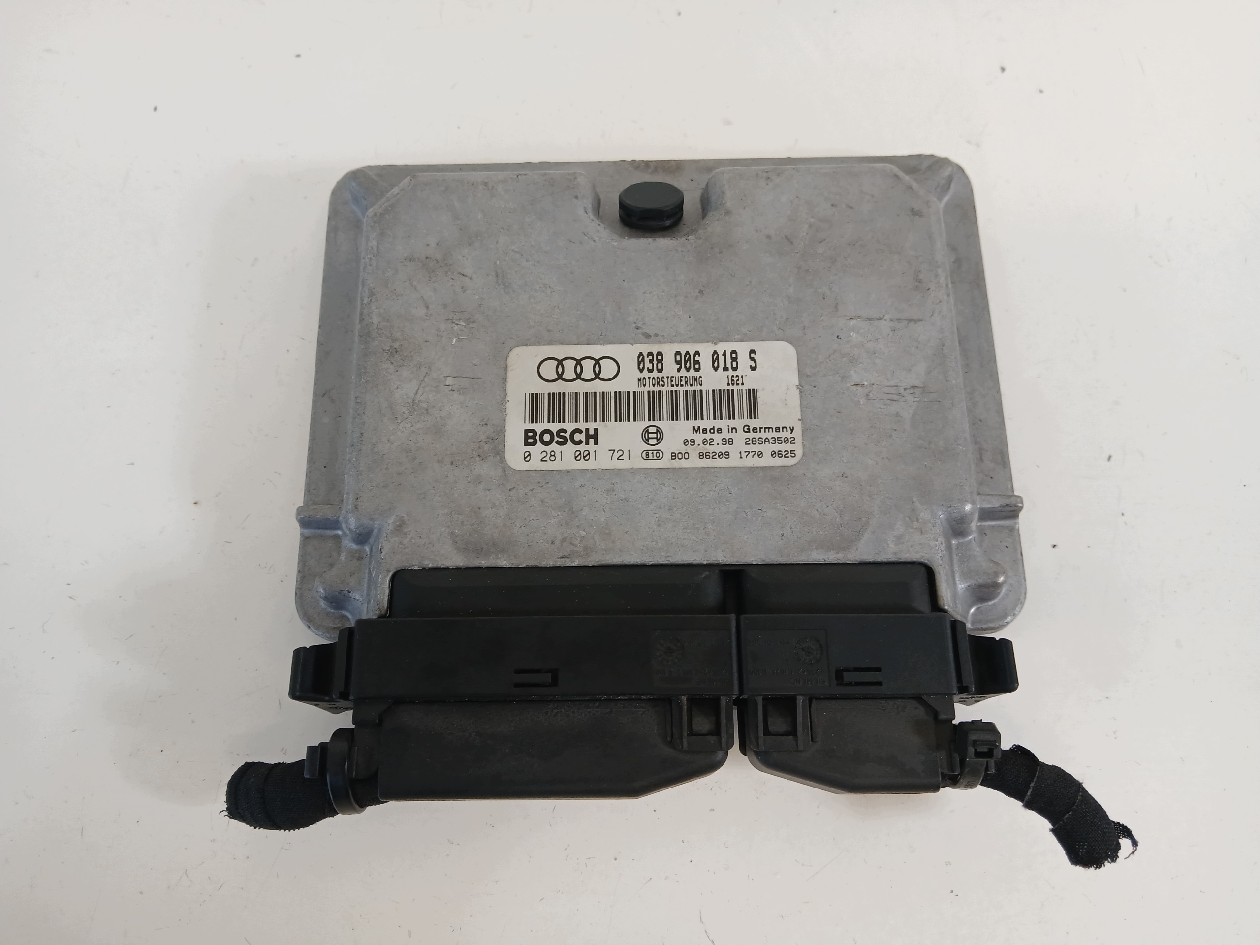 AUDI A4 B5 1.9 TDI control unit of the engine 038906018S