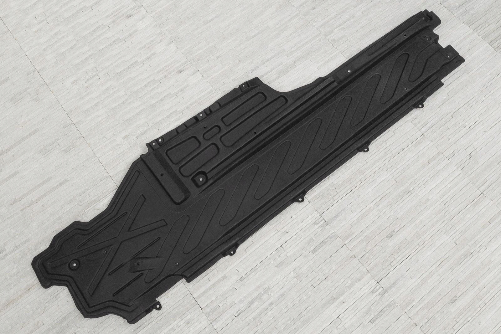 MERCEDES GLC X253 W253 2015-19 MATERIAŁOWA OSŁONA PODWOZIA LEWA A2536800107 Typ samochodu 4x4/SUV Samochody osobowe