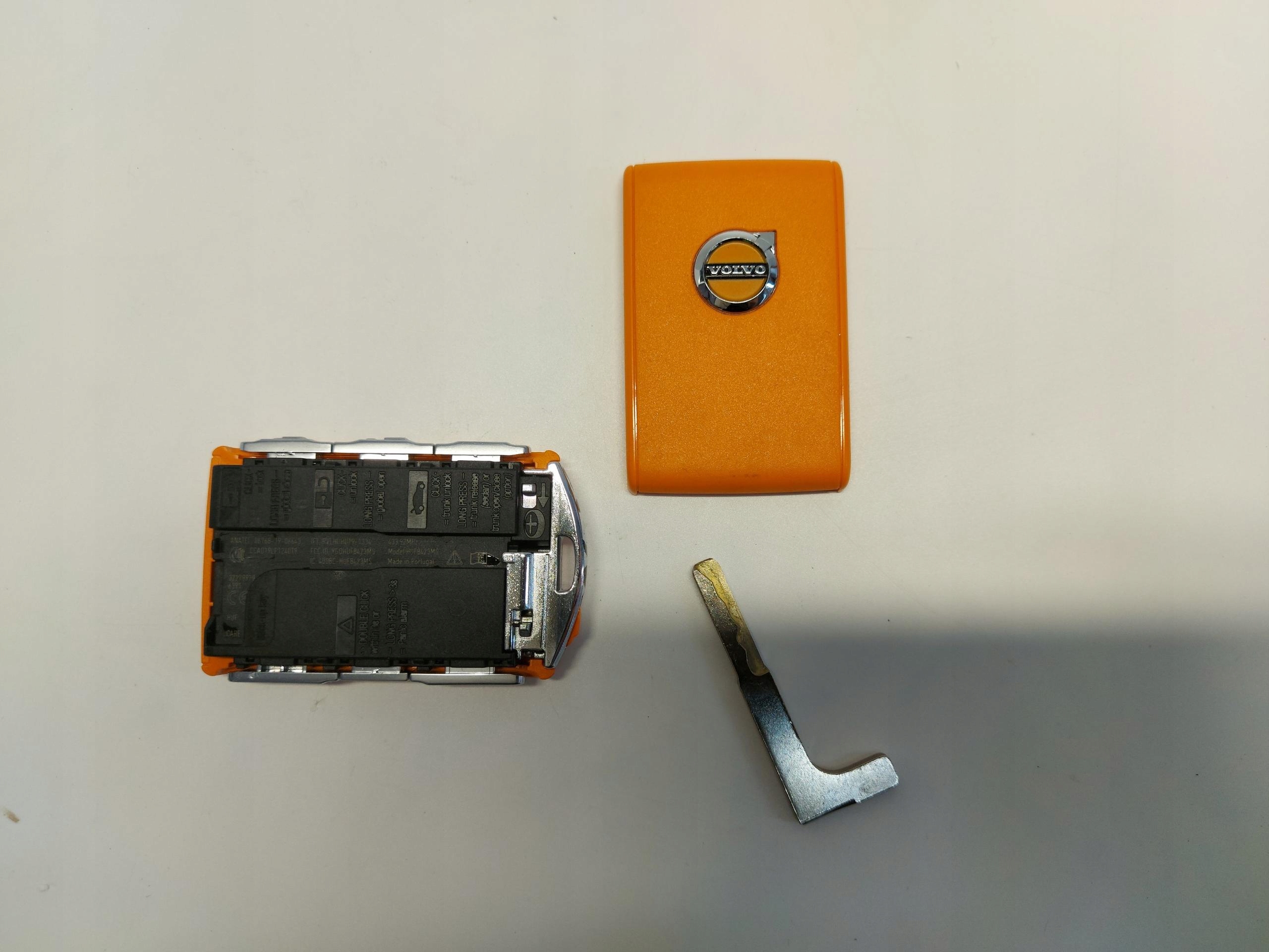 Volvo XC90 II LIFT B5 2021 kluczyk obudowa pilot oryginalny 32279979 Typ samochodu Samochody osobowe