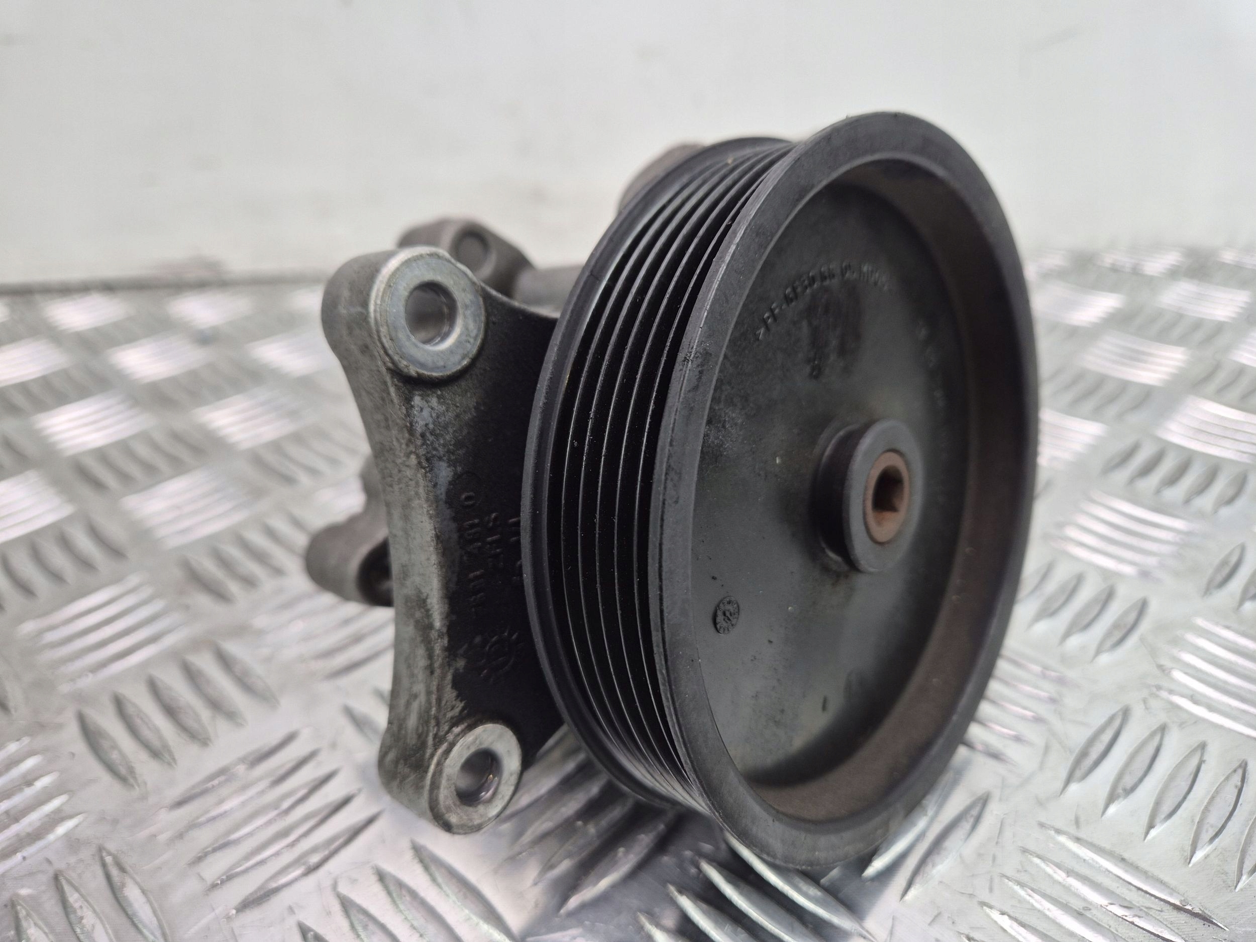 Mercedes E200 CGI W212 Pompa servosterzo A0064666801 271.820