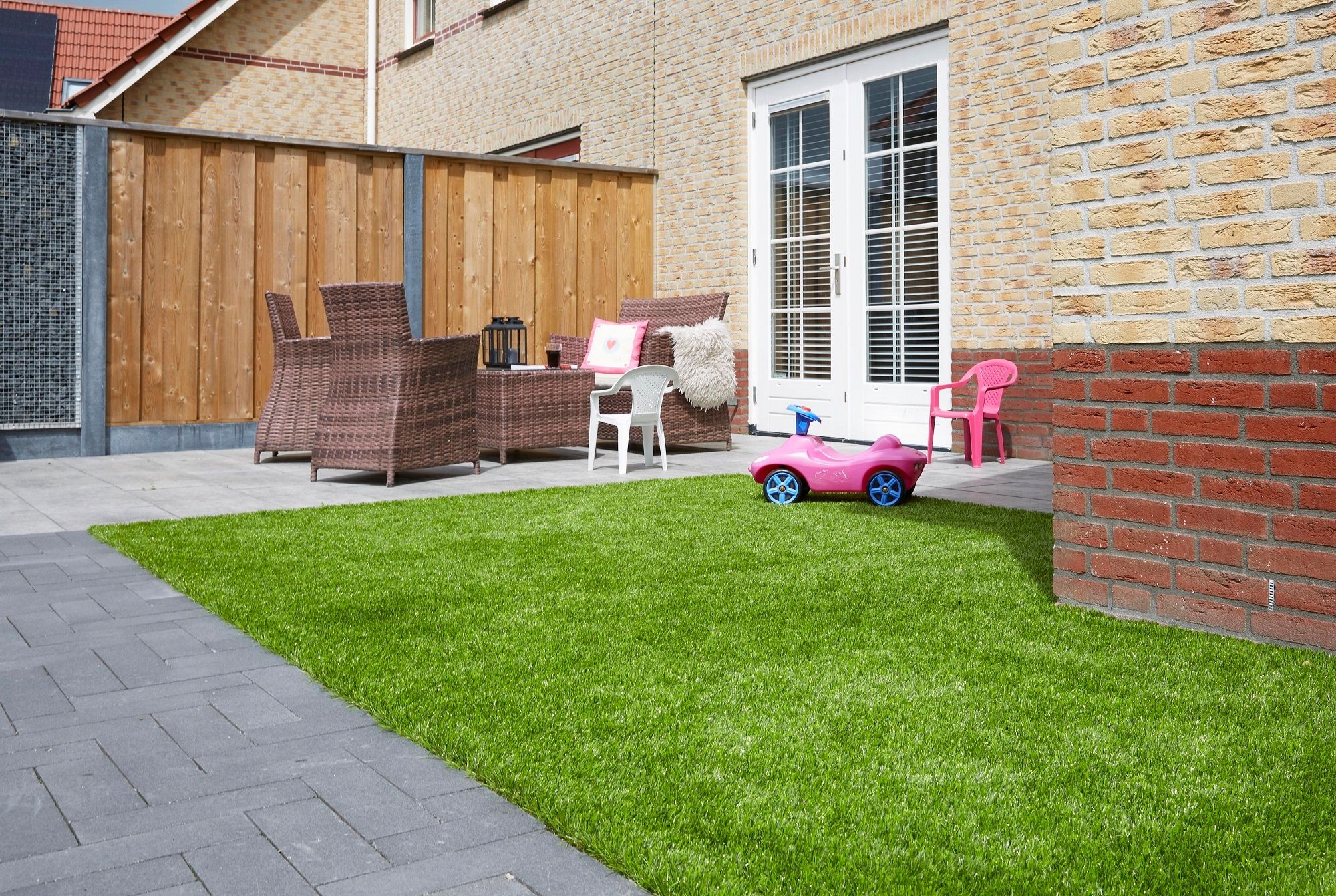 SZTUCZNA TRAWA WYKŁADZINA ZIELONA Z ROLKI INTENS VERDE 1M BOISKO OGRÓD Długość 1 m