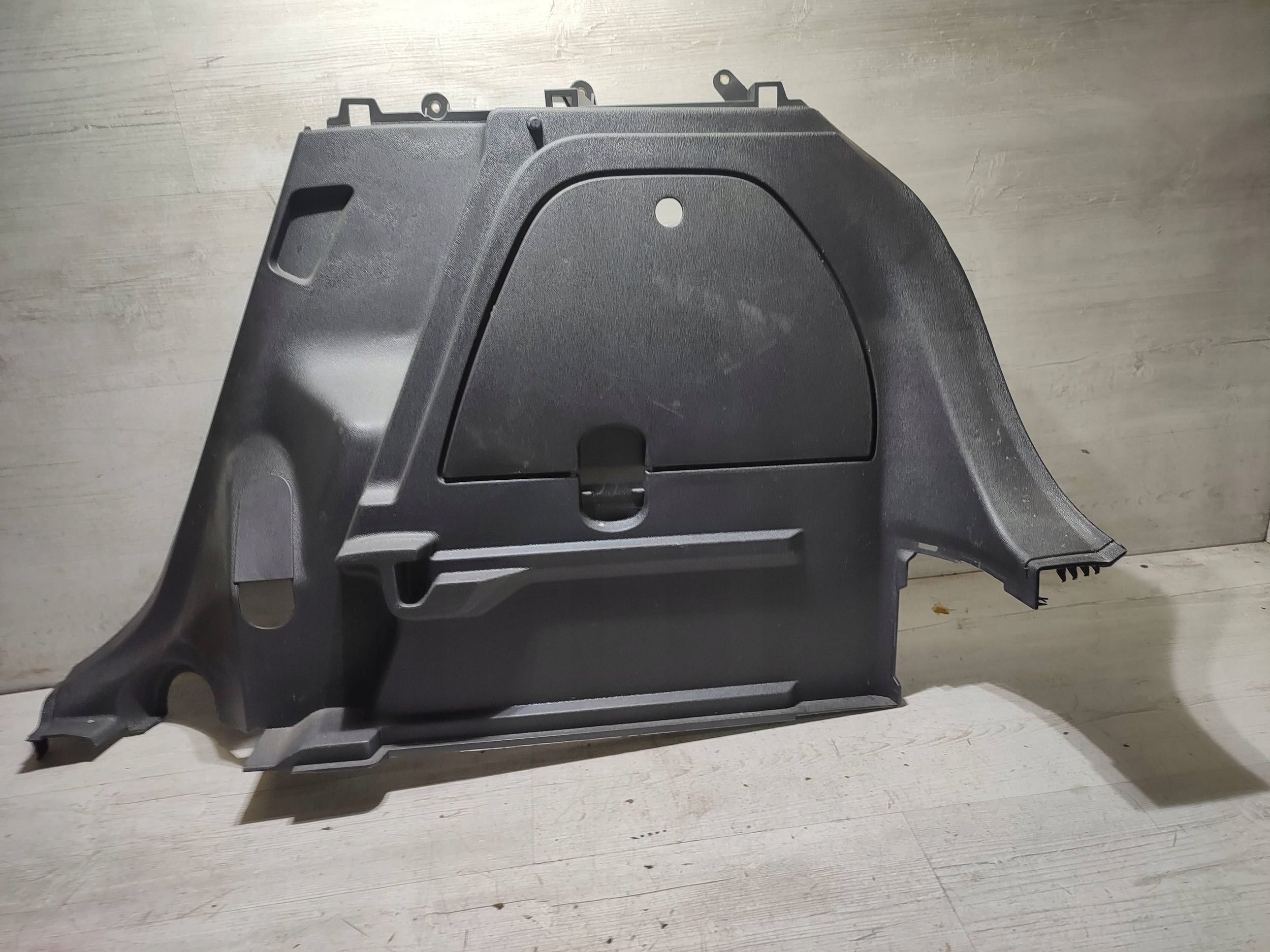 Opel Corsa E 2018 rear part side right boot upholstery