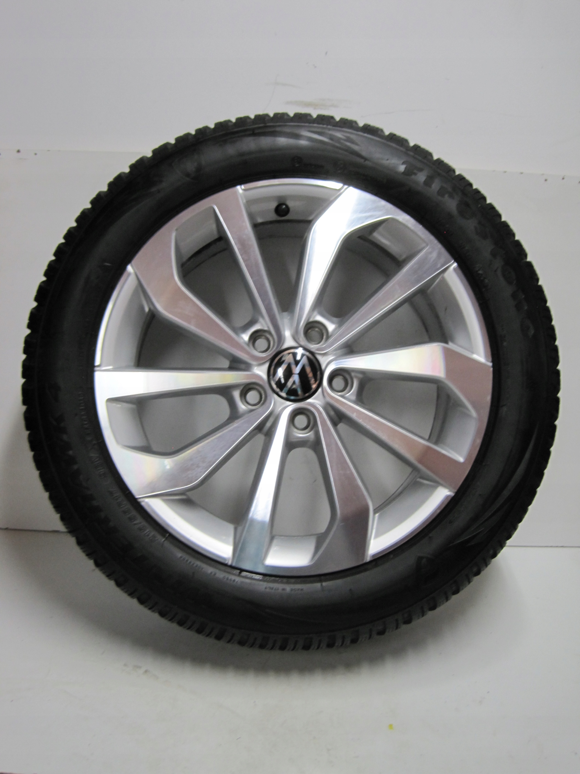 wheels discs tyres VW T-ROC 2GA R17 5MM M+S
