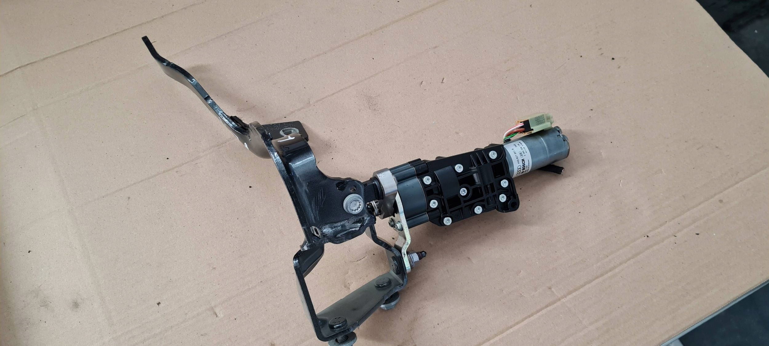A6 C8 4K hinge electrical bonnet boot left KOMBI LZ7S 4K9827299A
