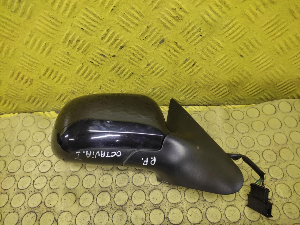 SKODA OCTAVIA and mirror right 5 PIN