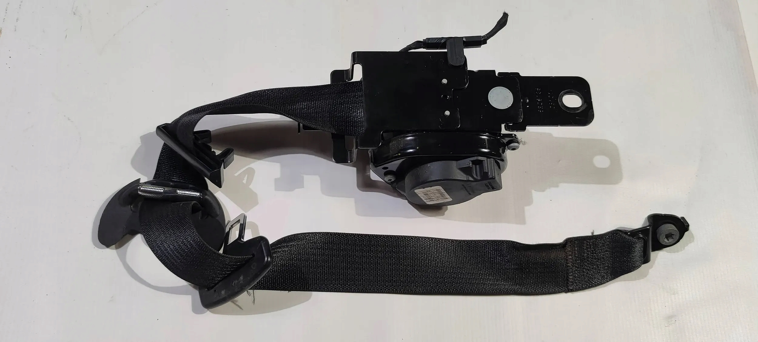 tension belt safety front front left Dodge Charger 2015