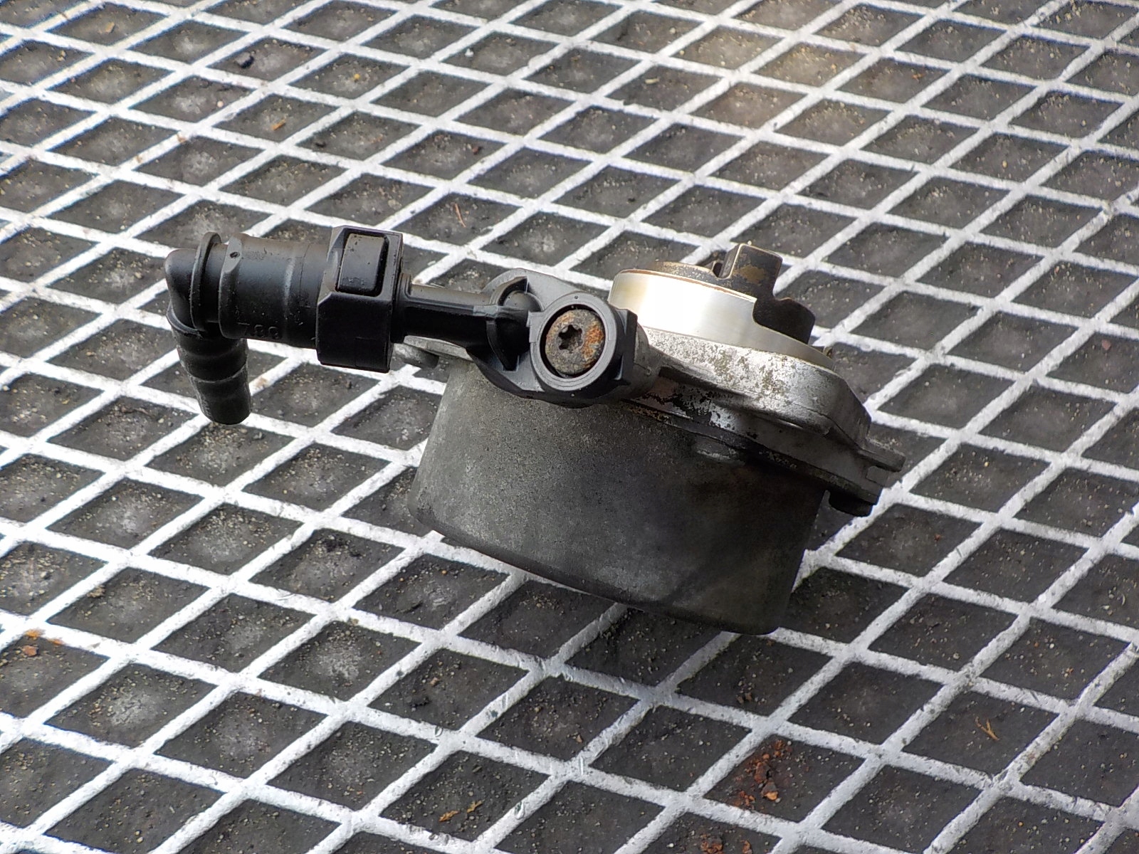 PEUGEOT 3008 1.6 16V B ORG pump VACUM does not have