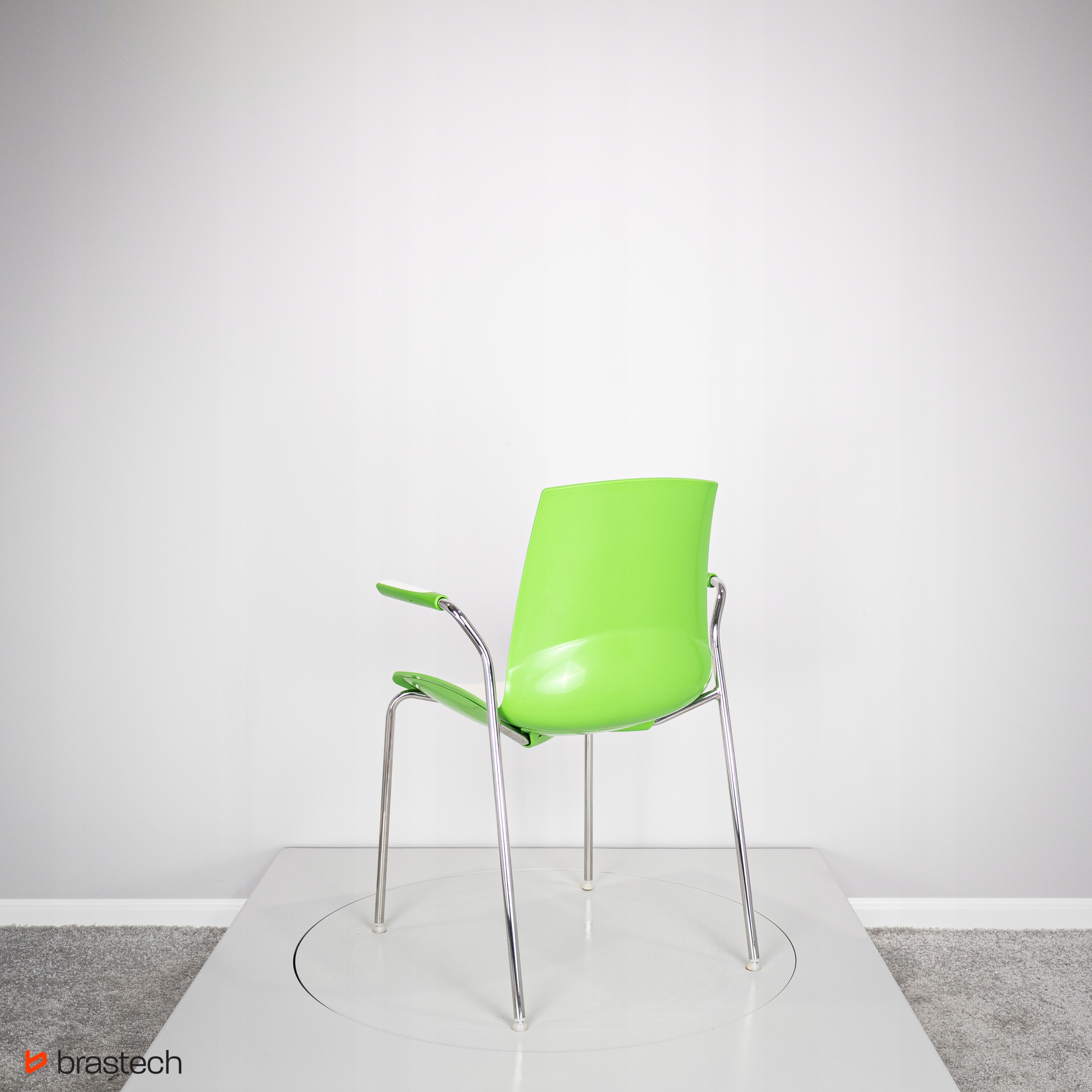 Krzesło biurowe białe KB55 Szerokość mebla 1 cm