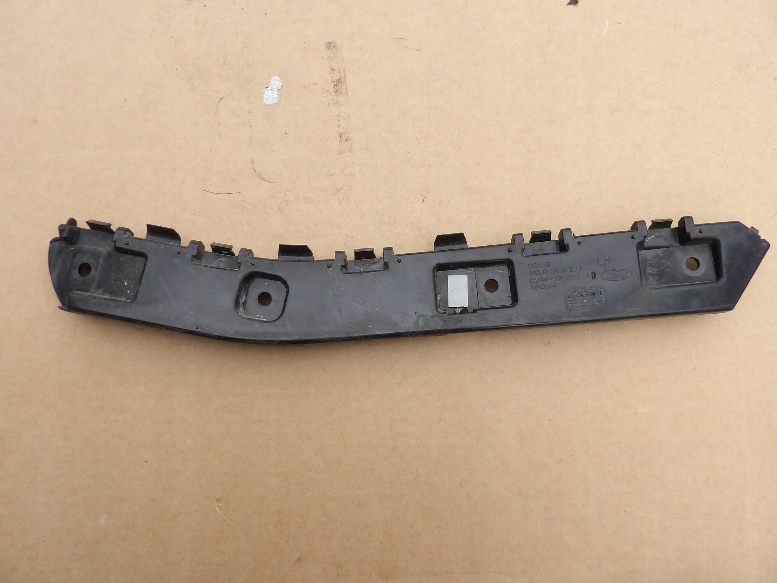 Ford Kuga MK2 Arrière Bouche buse Gauche Poignée / Support plaque Pare choc Arrière Support