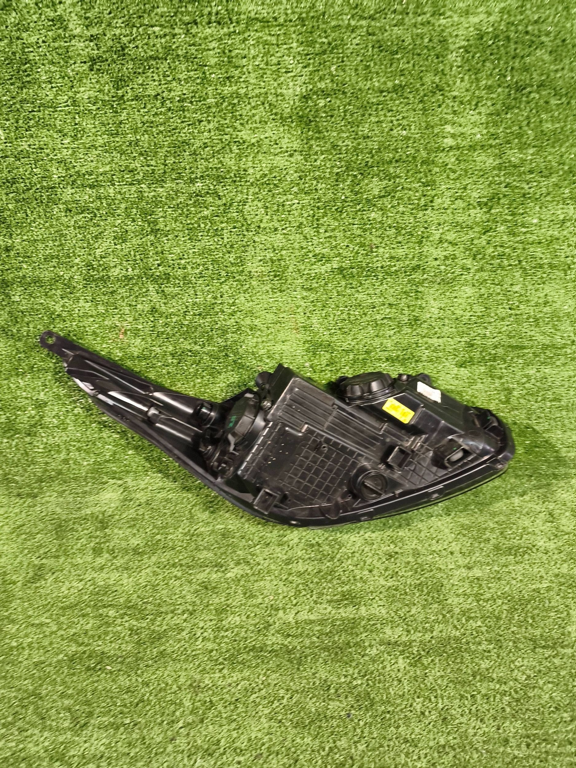 REFLEKTOR left front KIA CEED II 12- LED NR.R1495