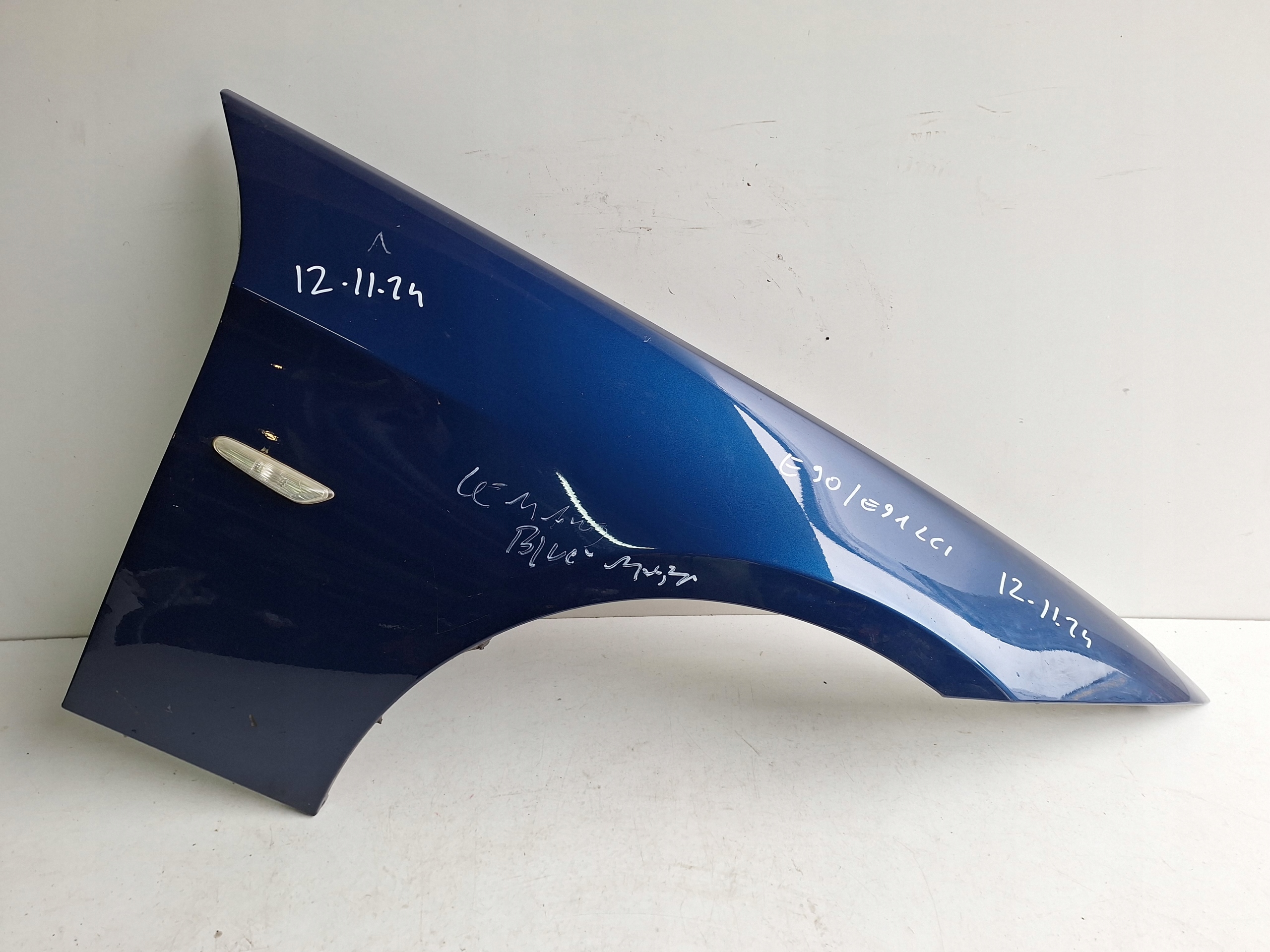 BMW 3 E90 E91 LCI 08-12 fender right
