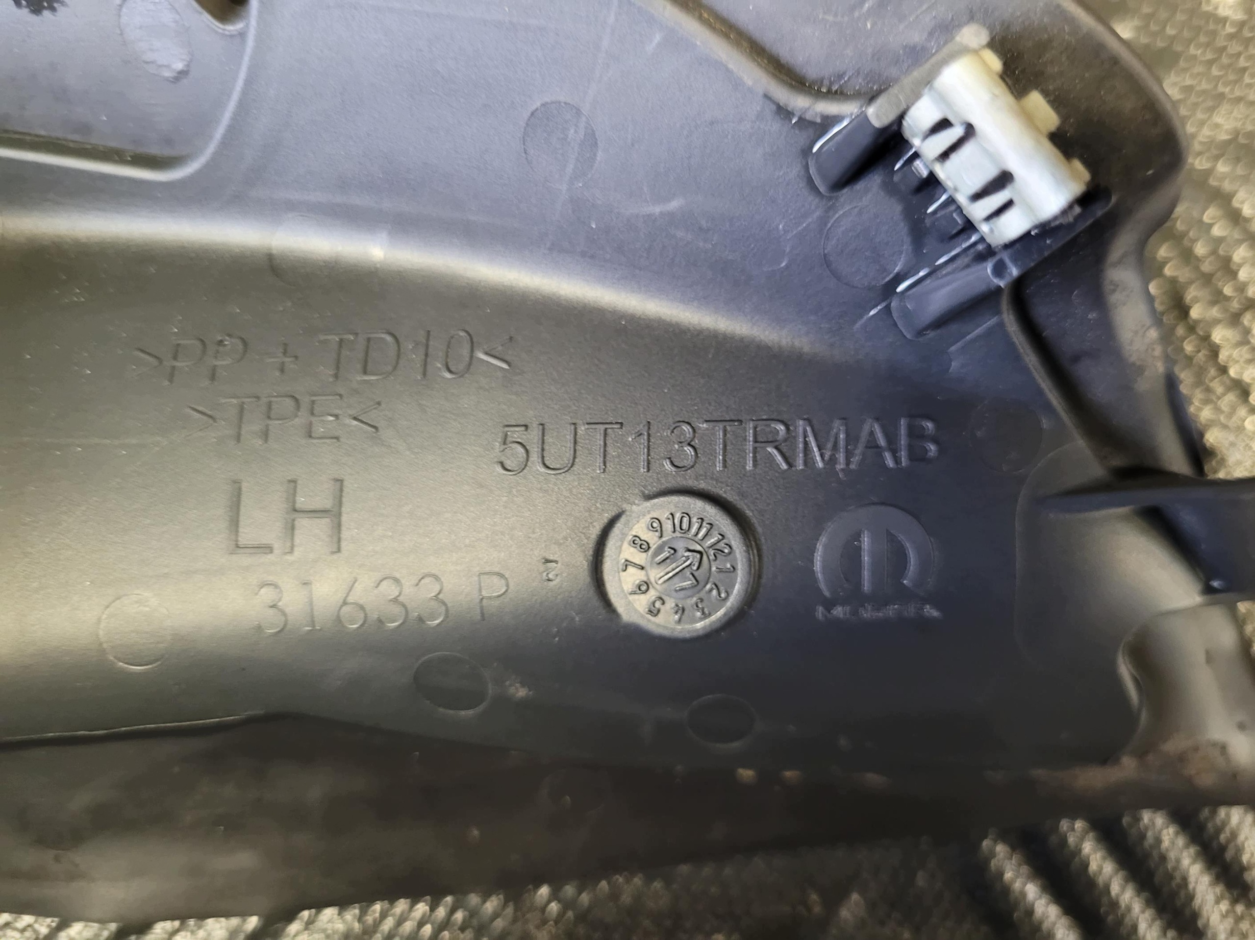 5UT12TRMAB torpedo front right front right JEEP COMPASS II