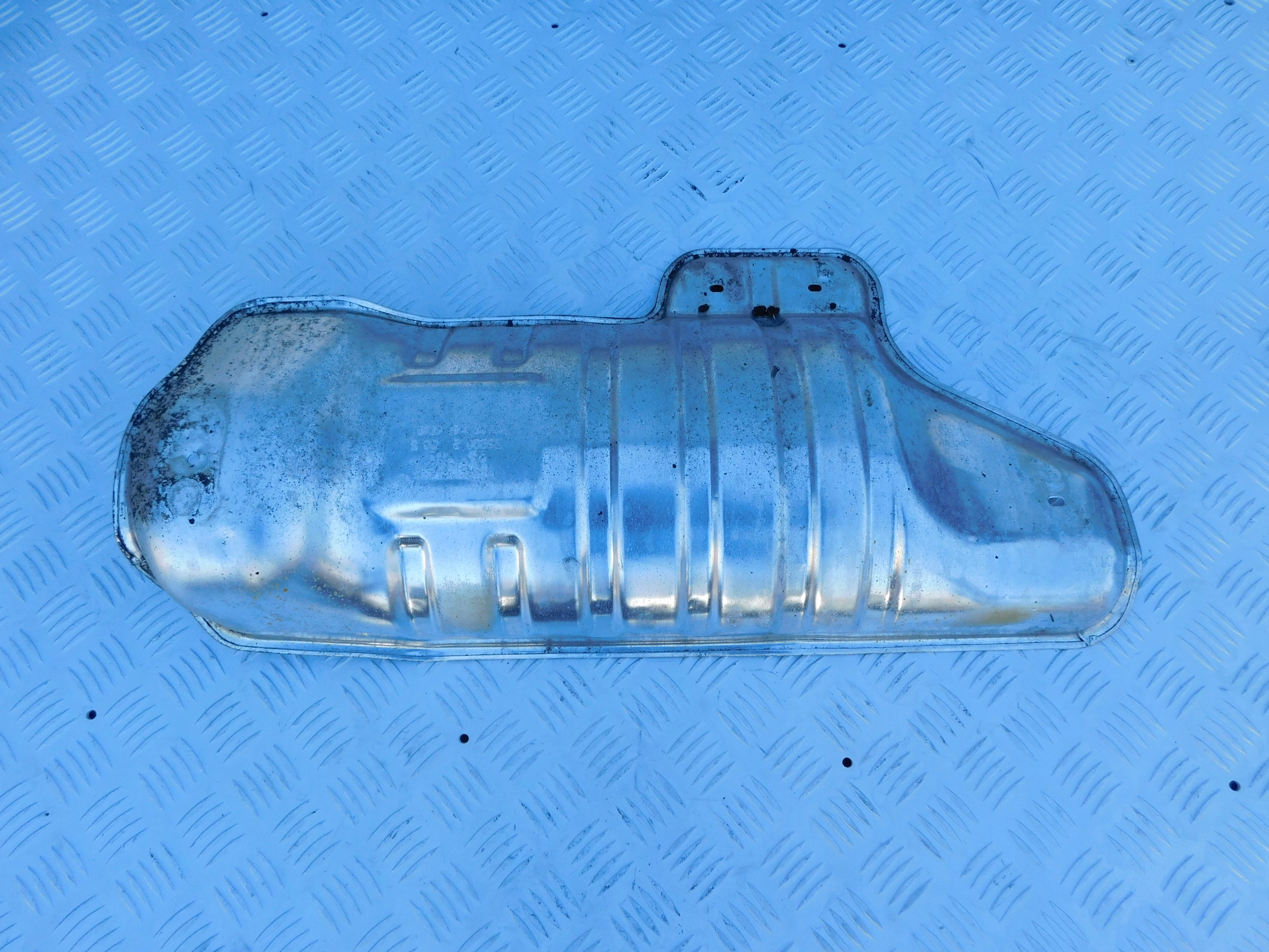 Mercedes Sprinter Blech Blende Abdeckung termiczna TLUMIKA A9064910130