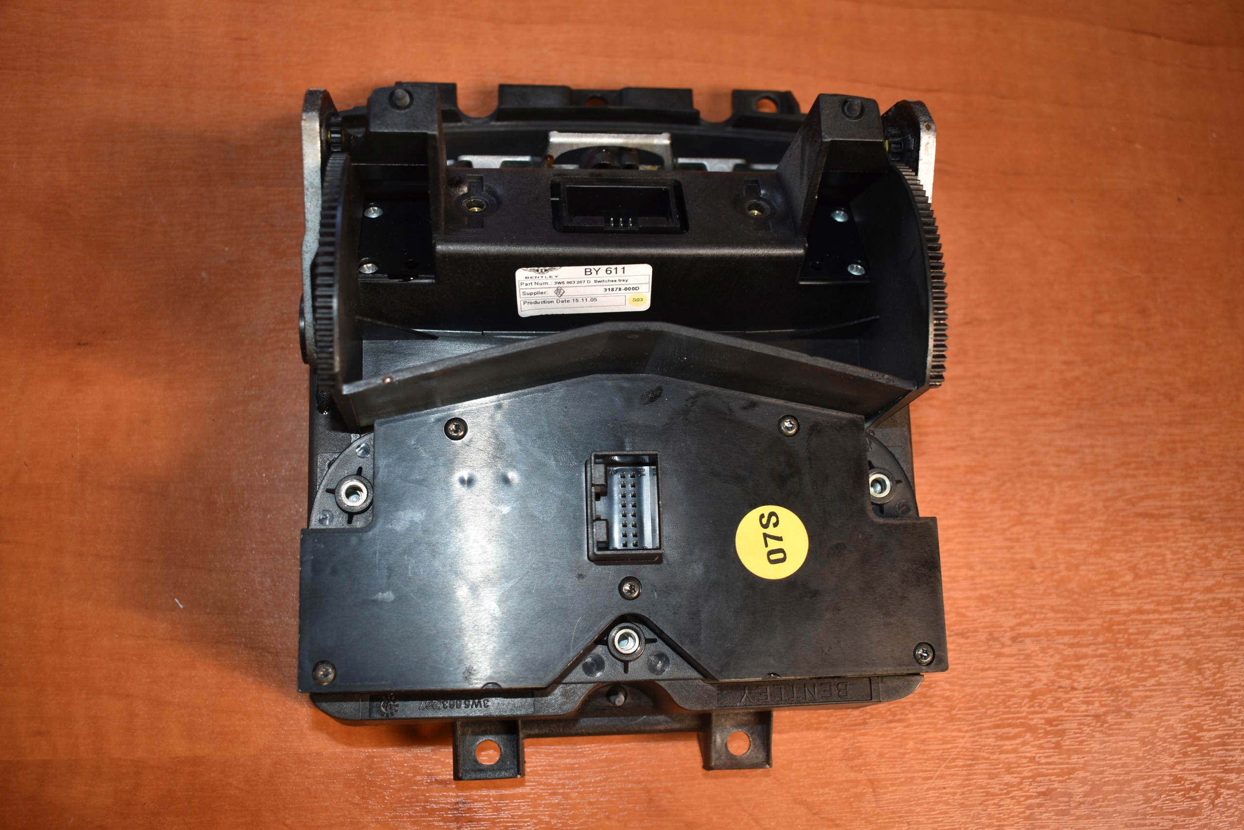 IDEALNY passenger compartment control panel seats BENTLEY FLYING SPUR 1