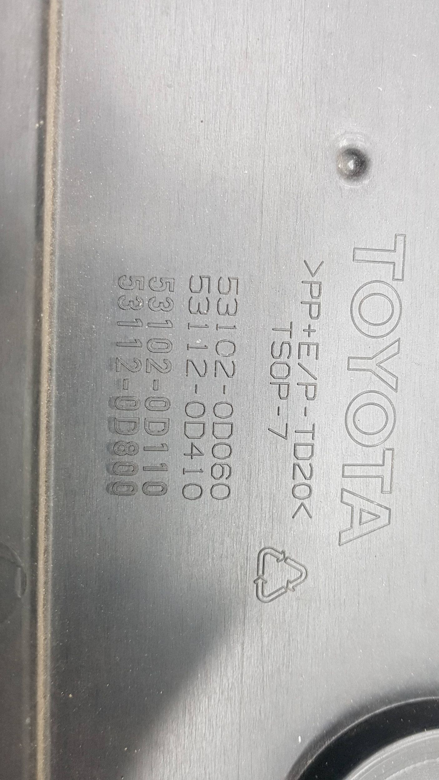TOYOTA YARIS 3 III 2014 - bumper front 53102-OD060