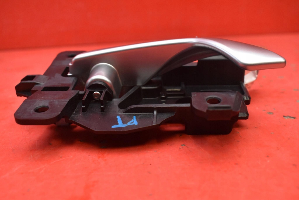 handle inner right rear part CHROM 82623-BE010 HYUNDAI KONA 2 II 23-25