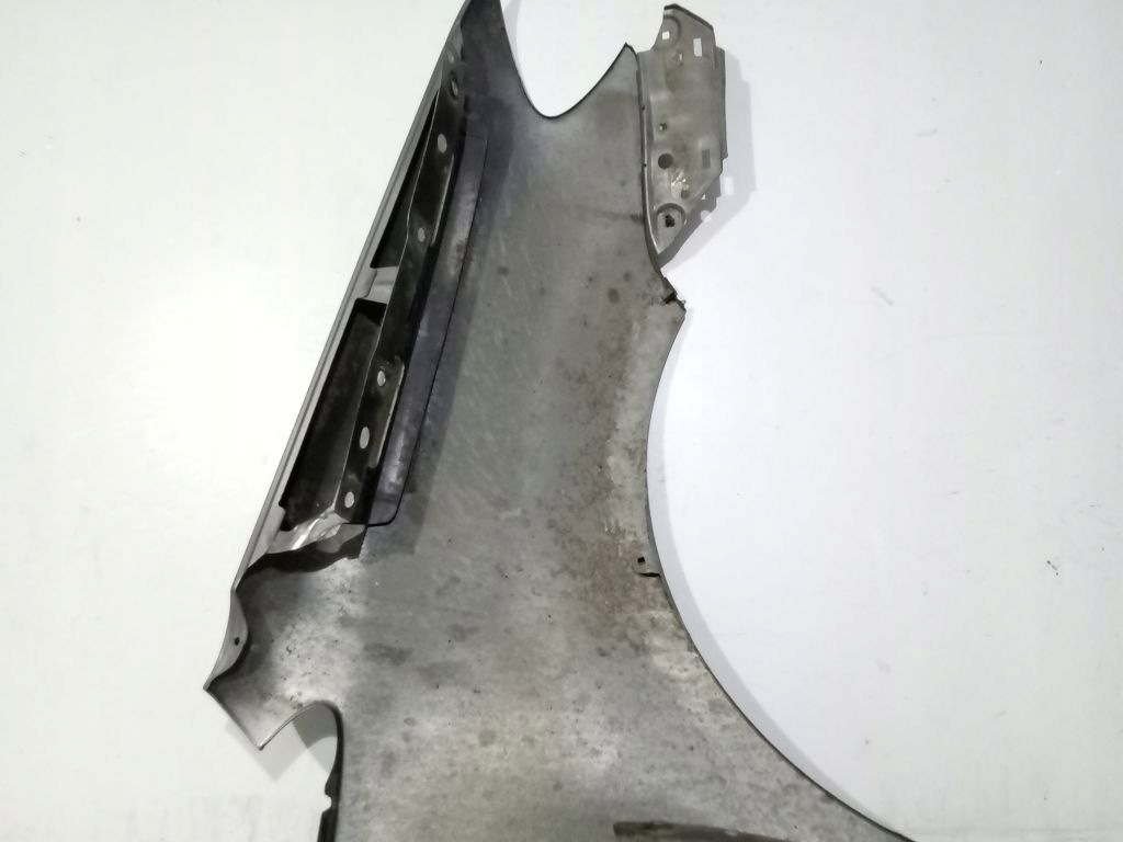 VW Touran and lift fender left