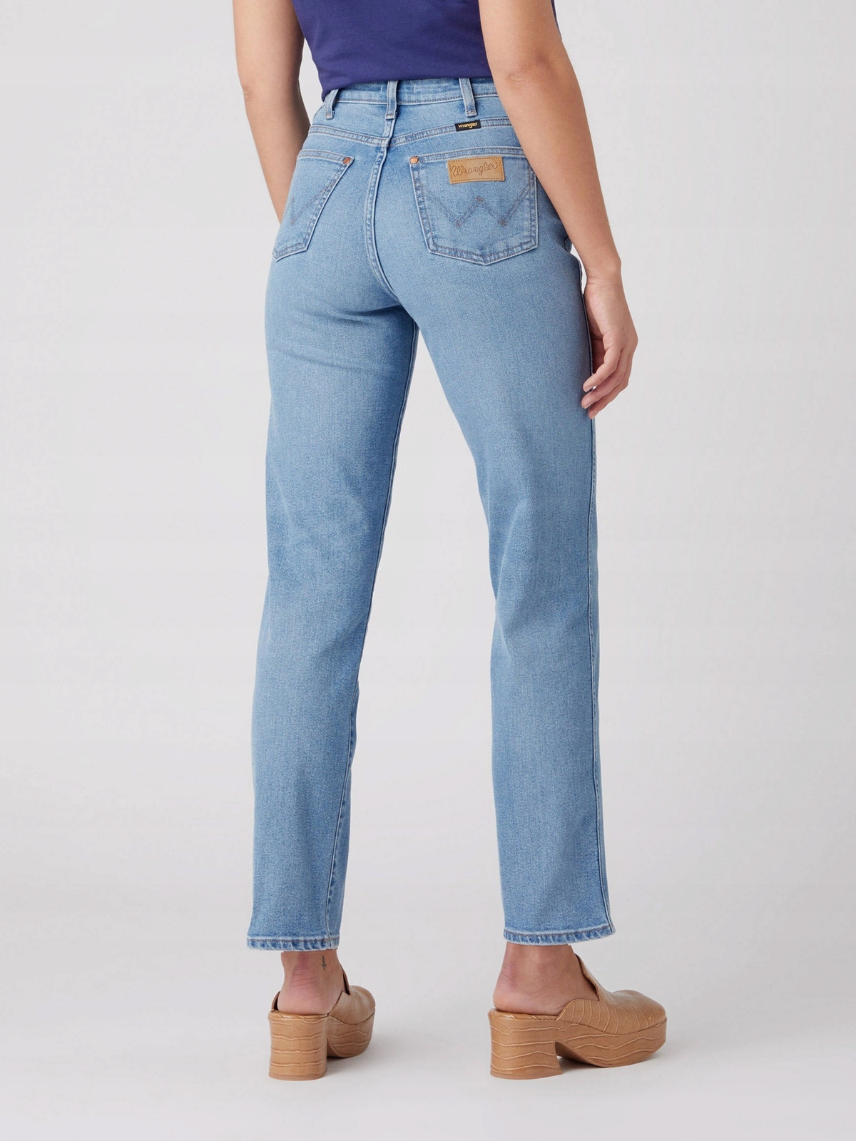 Dámské zúžené džíny Wrangler Mom Straight Mauna W27MU8Z24 40/34