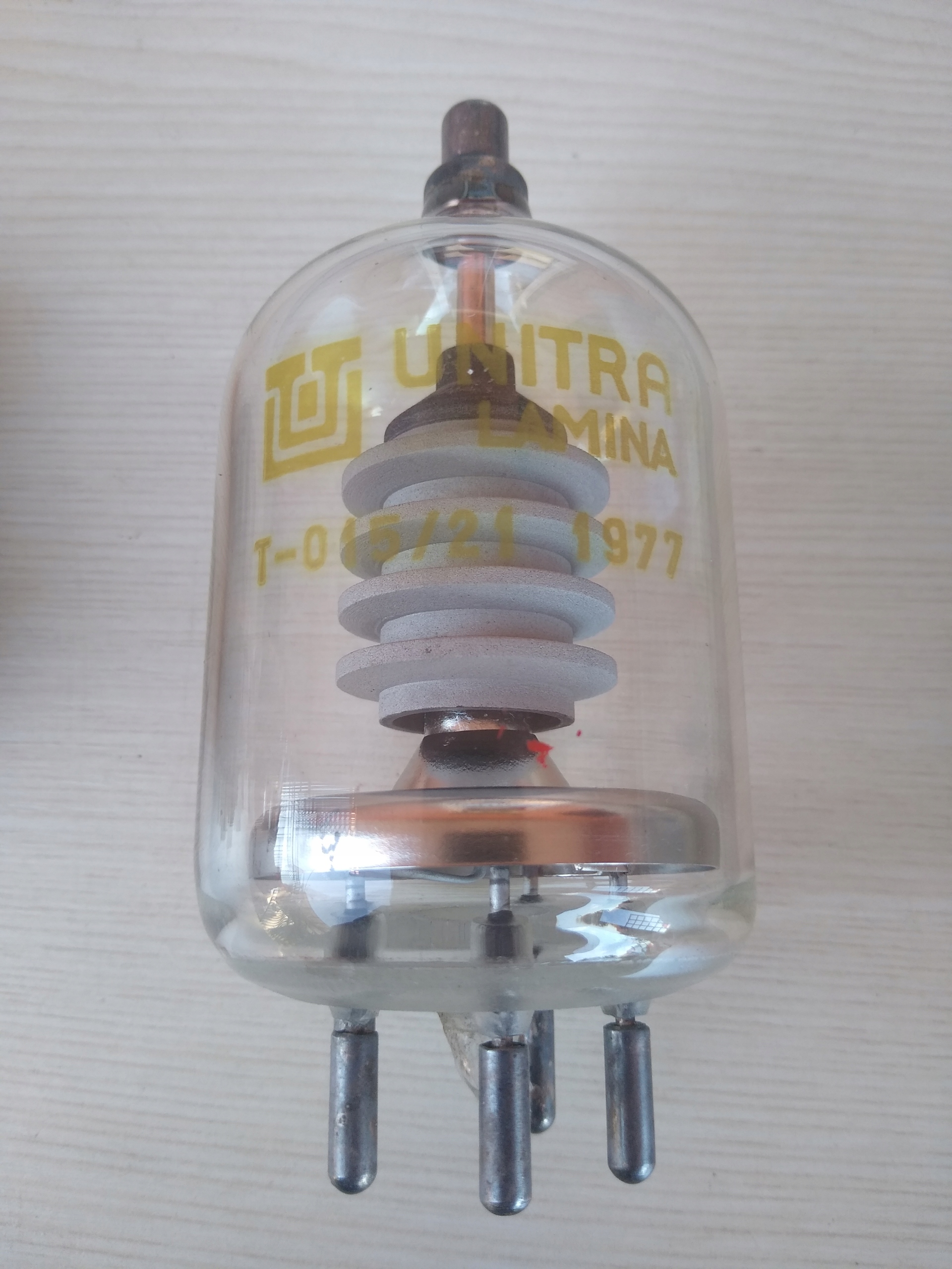 Lampa T-01 LAMINA 26.08