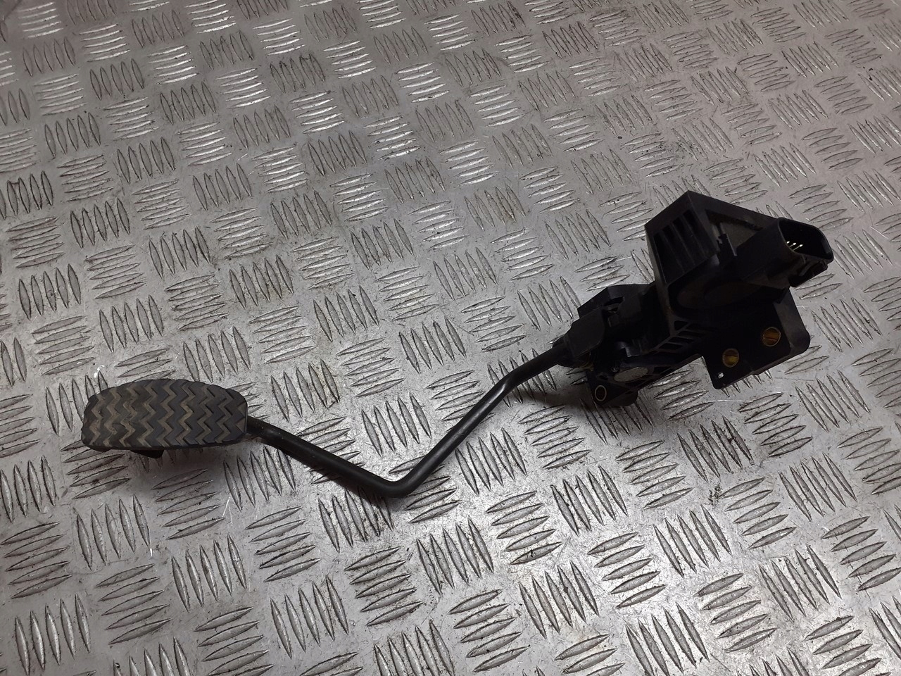 POTENCJOMETR GAZU FIAT STILO 1.8 46822841