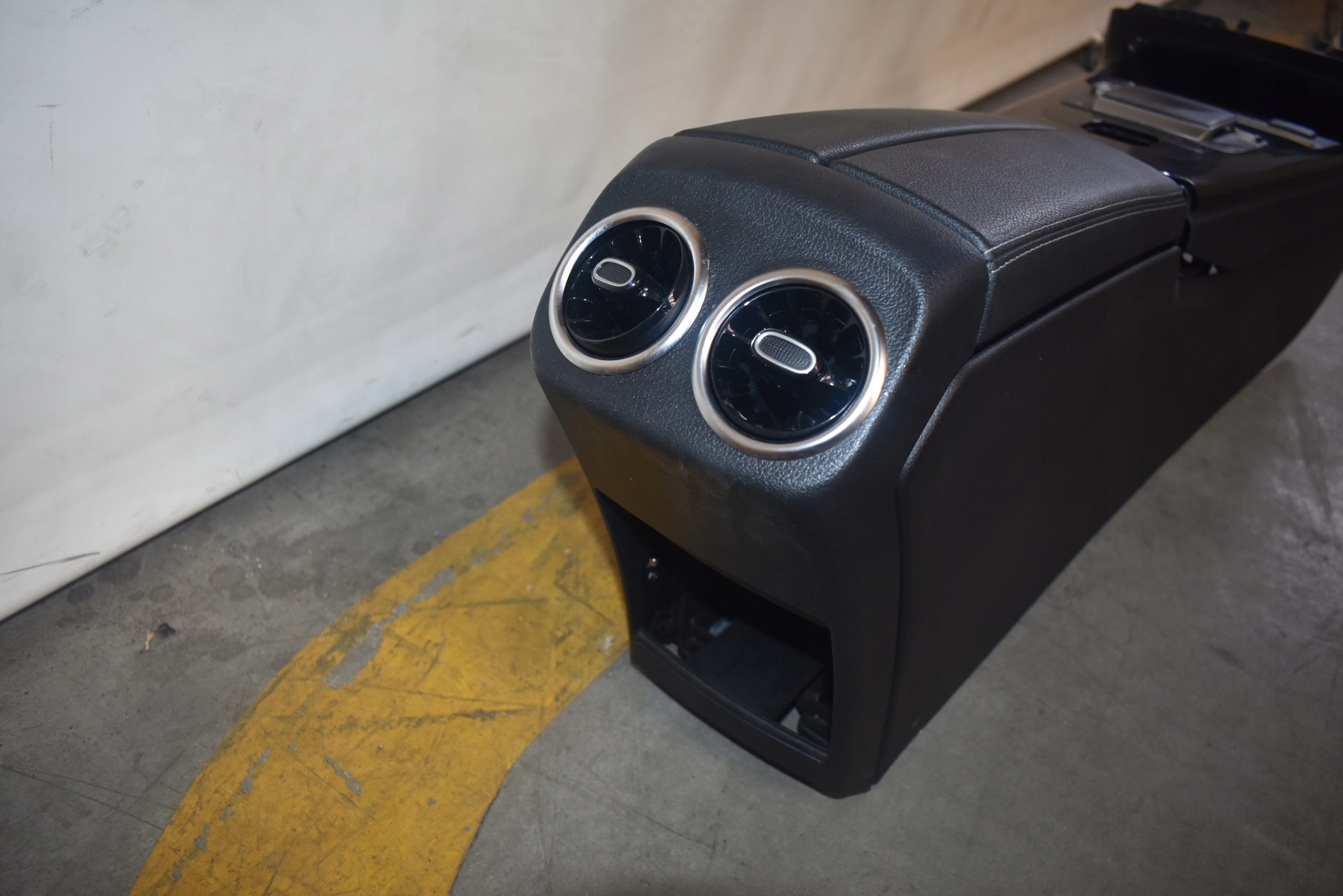 IDEALNY KPL. bracciolo MERCEDES W177 1