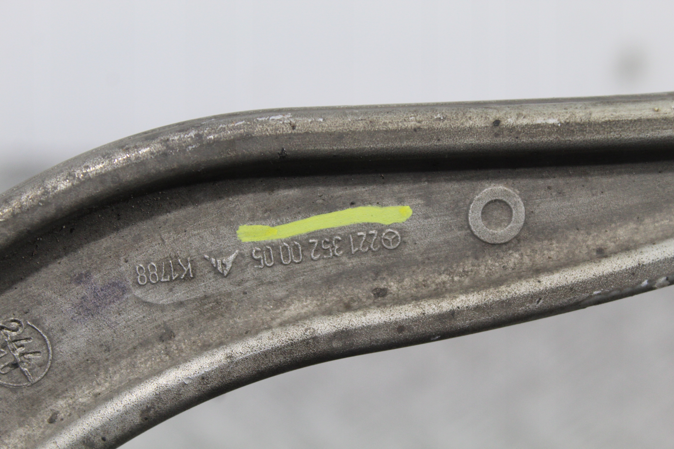 QUERLENKER LINKS HECK S-KLASA W221 LIFT A2213520005
