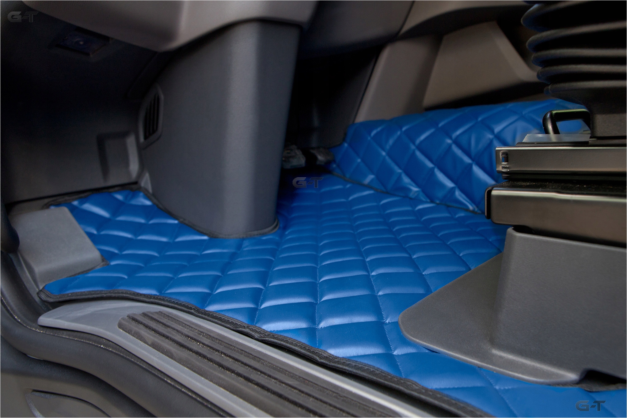 КОВЕР СТЕГАНЫЕ КОВРИКИ SCANIA R ОТ 2016 НЕ AMORT